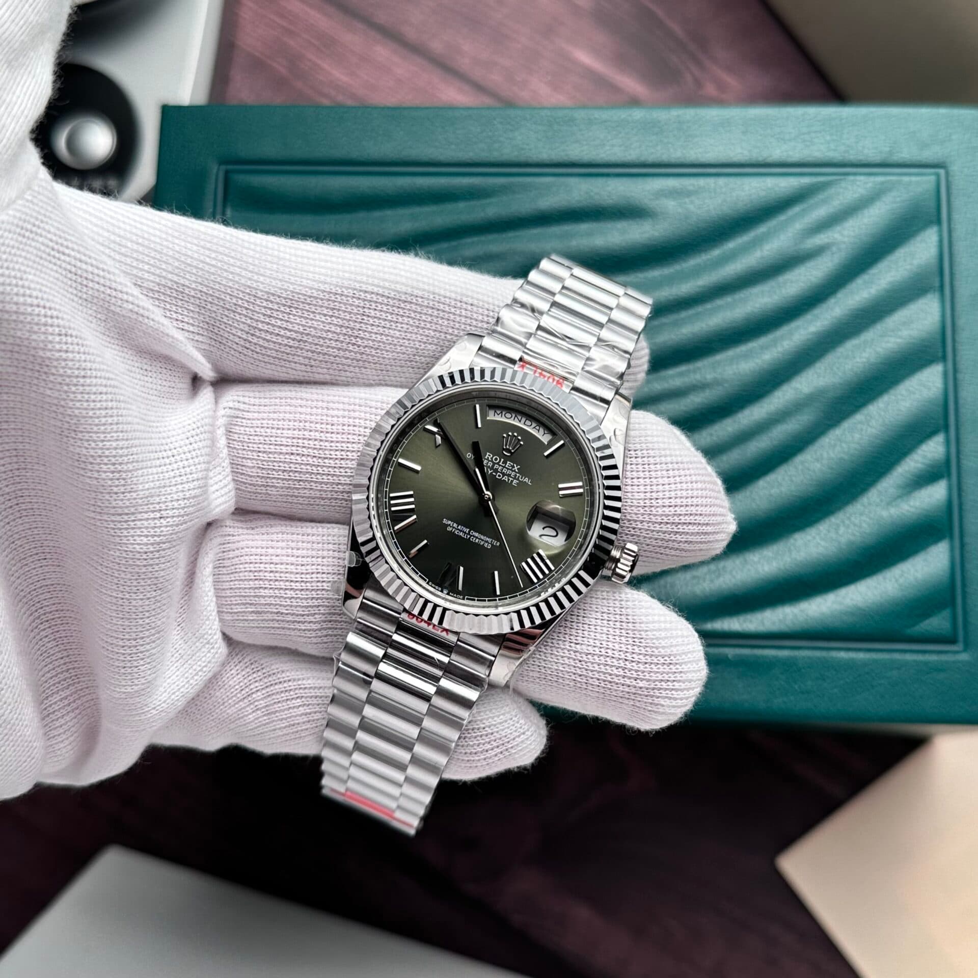 Dong-Ho-Rolex-Day-Date-228236-Tinh-Chinh-Mat-So-Xanh-La-GM-V2-40mm-1-1