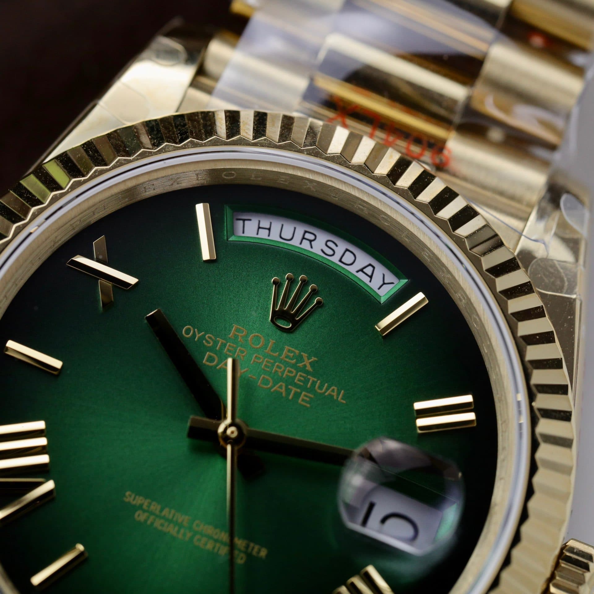 Dong-Ho-Rolex-Day-Date-228238-0069-Green-Ombre-Replica-11-QF-Factory-185-Grams-40mm-8-1
