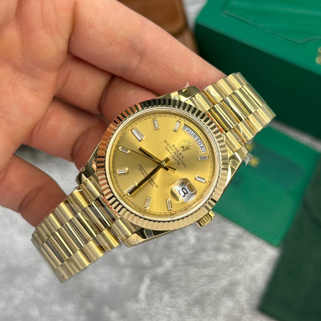 Dong-Ho-Rolex-Day-Date-228238-Rep-11-Thuy-Sy-Day-President-V2-GM-Factory-40mm-1-1
