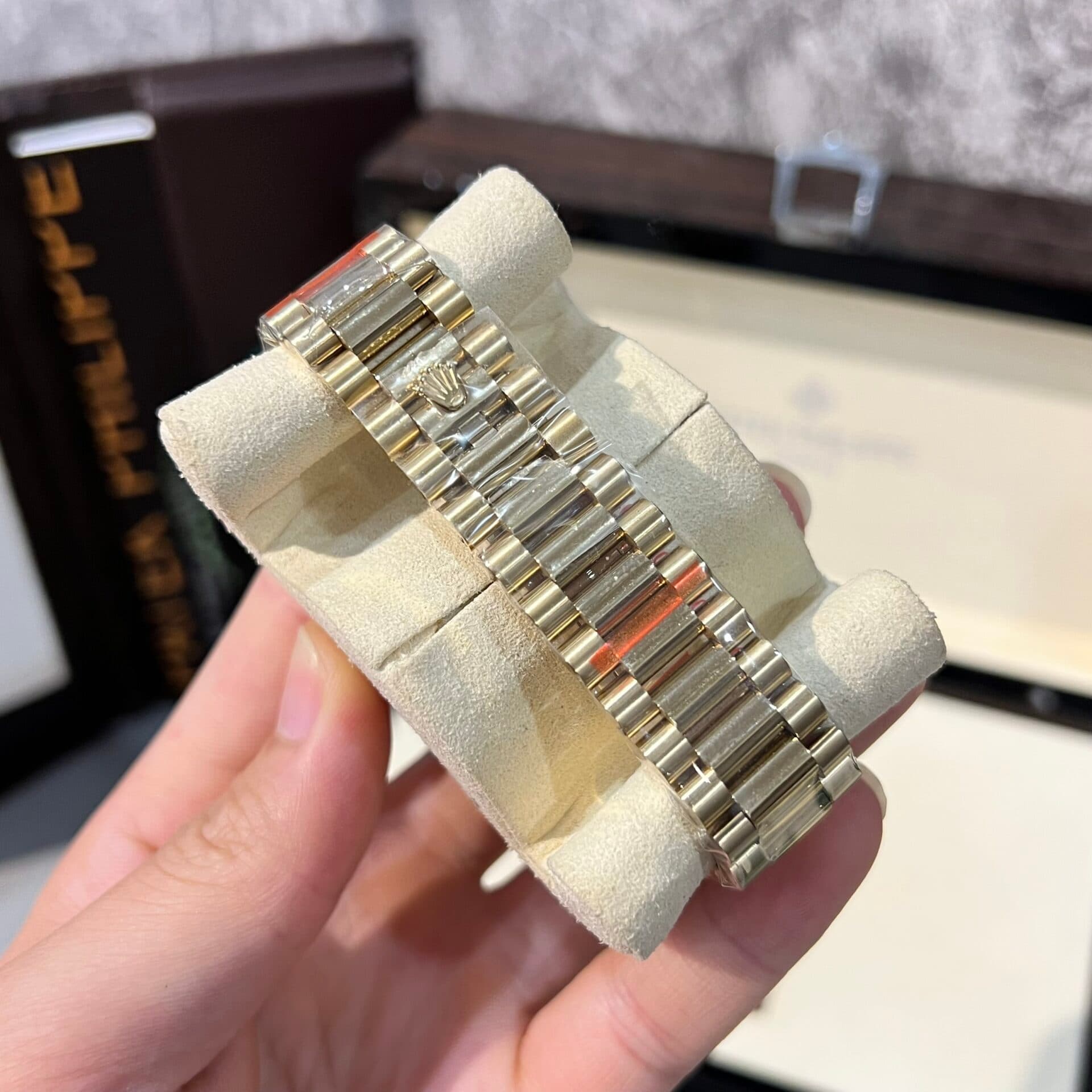 Dong-Ho-Rolex-Day-Date-228238-Tinh-Chinh-Do-Kim-Cuong-Moissanite-40mm-6-1
