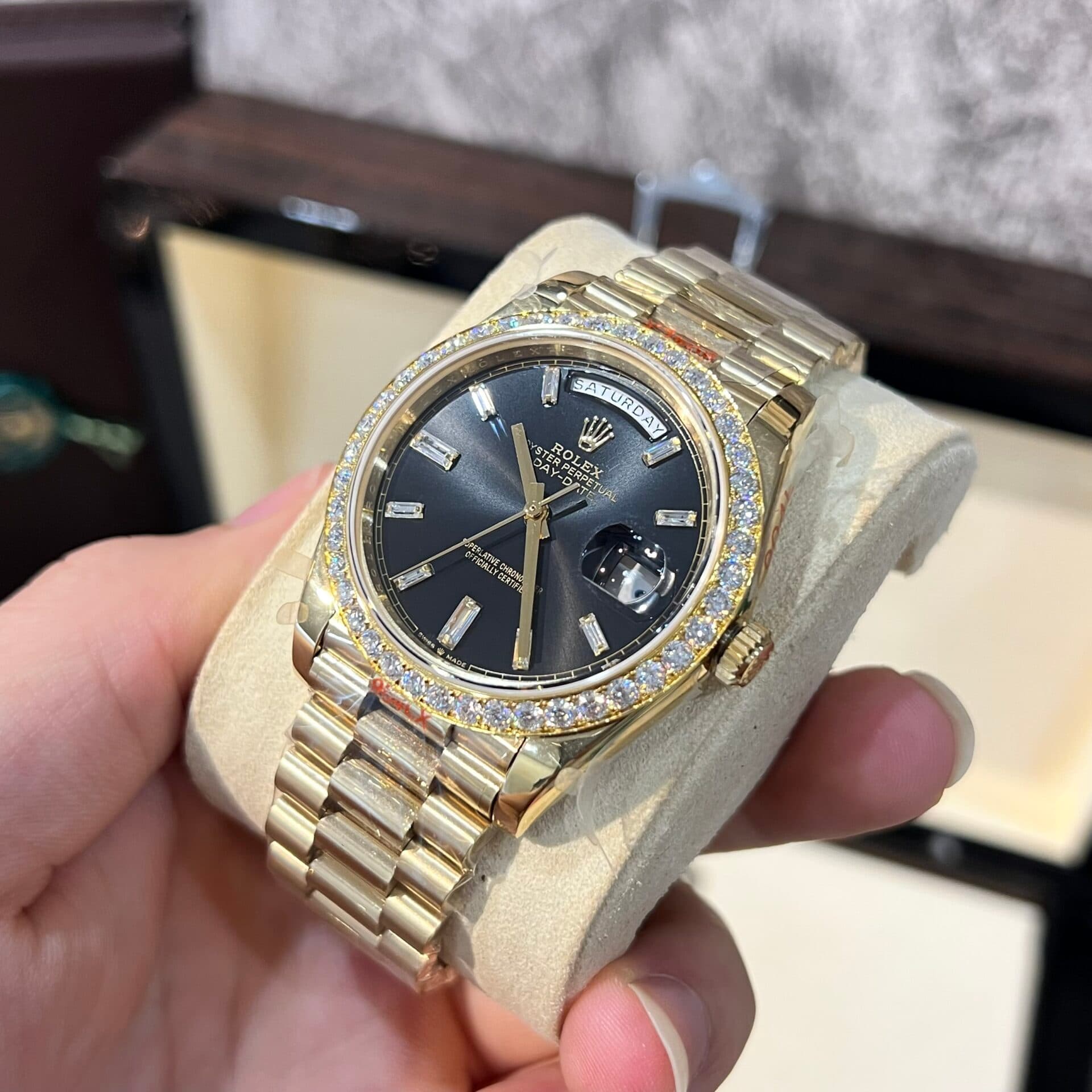 Dong-Ho-Rolex-Day-Date-228238-Tinh-Chinh-Do-Kim-Cuong-Moissanite-40mm-7-1