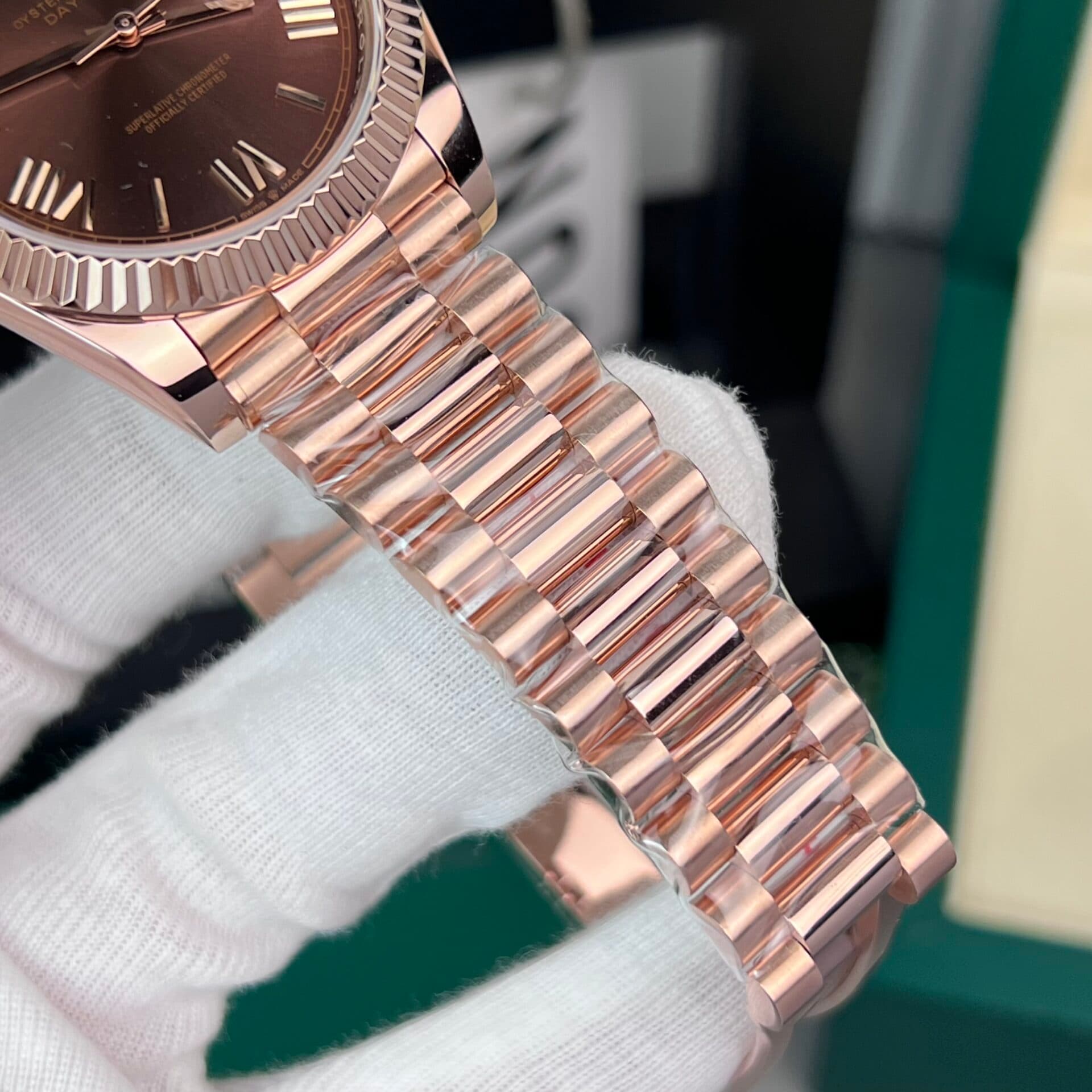 Dong-Ho-Rolex-Day-Date-Boc-Vang-18K-Mat-So-Chocolate-GM-V2-11-1