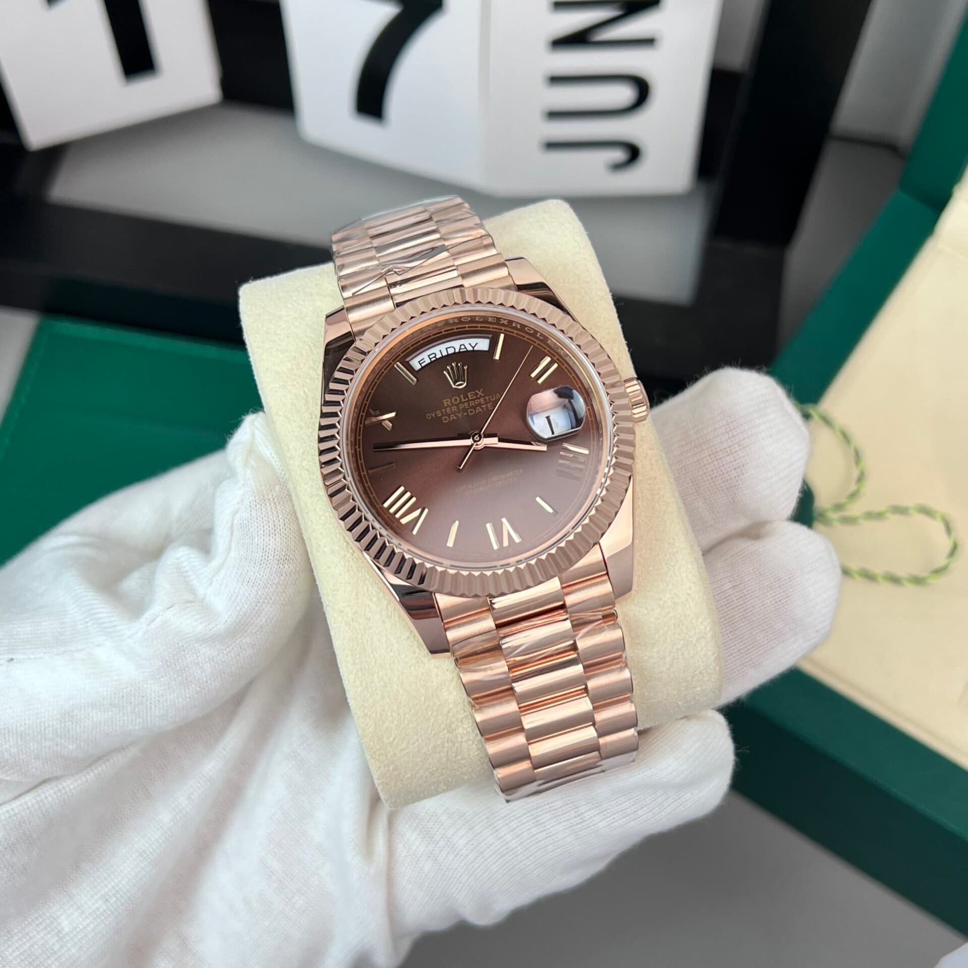 Dong-Ho-Rolex-Day-Date-Boc-Vang-18K-Mat-So-Chocolate-GM-V2-7-1