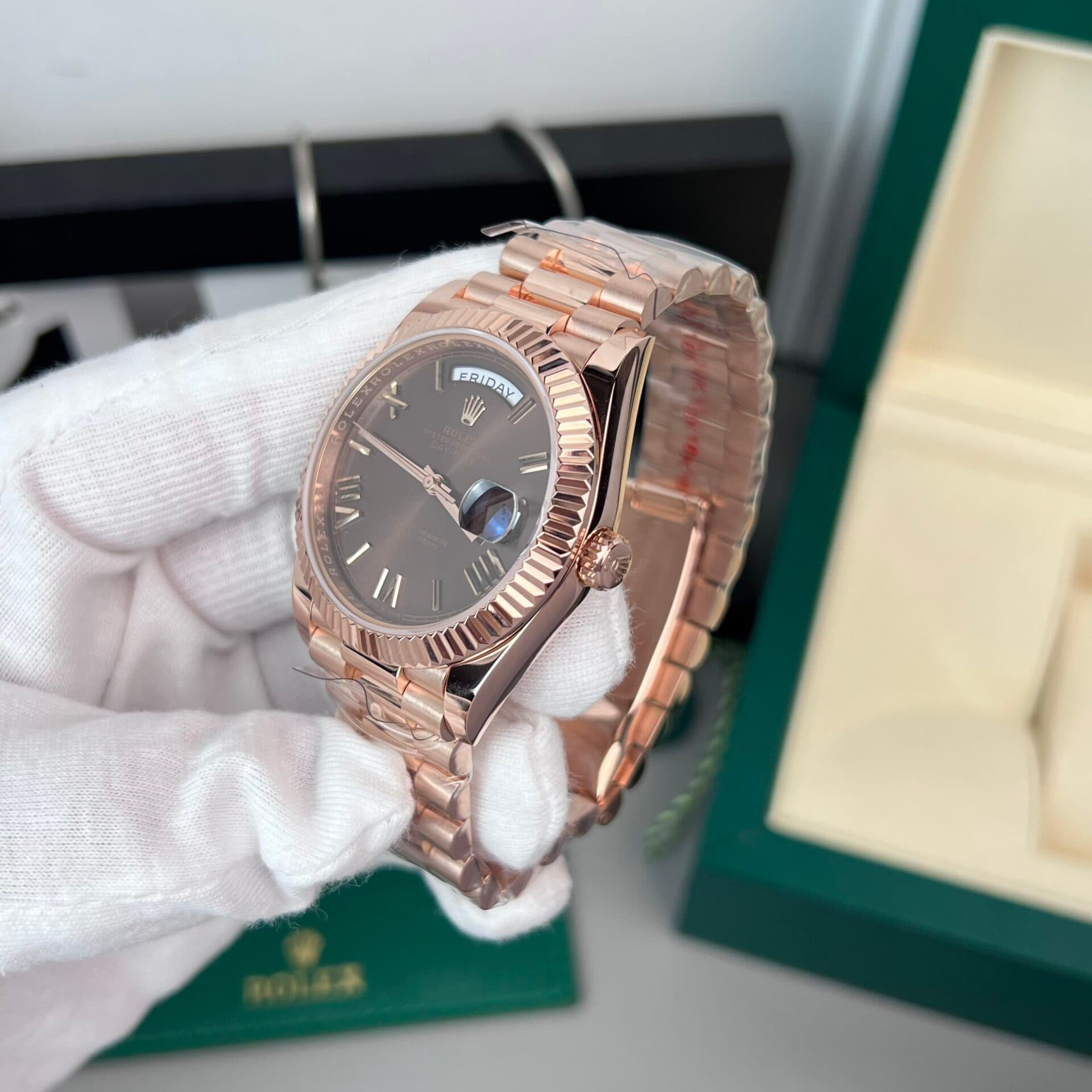 Dong-Ho-Rolex-Day-Date-Boc-Vang-18K-Mat-So-Chocolate-GM-V2-8-1