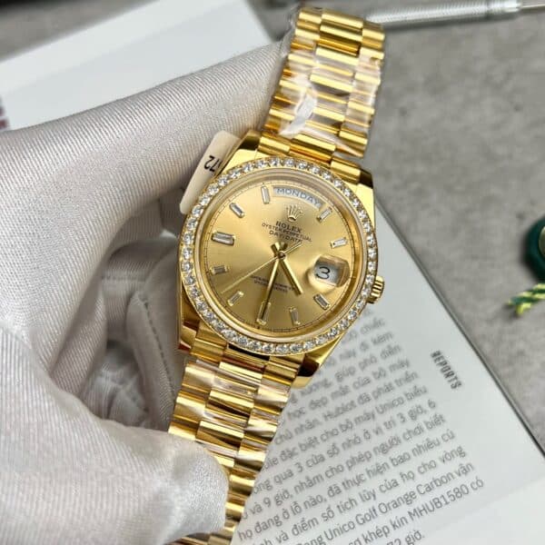 Dong-Ho-Rolex-Day-Date-Boc-Vang-That-Do-Kim-Cuong-Moissanite-GM-V2-40mm-9-1