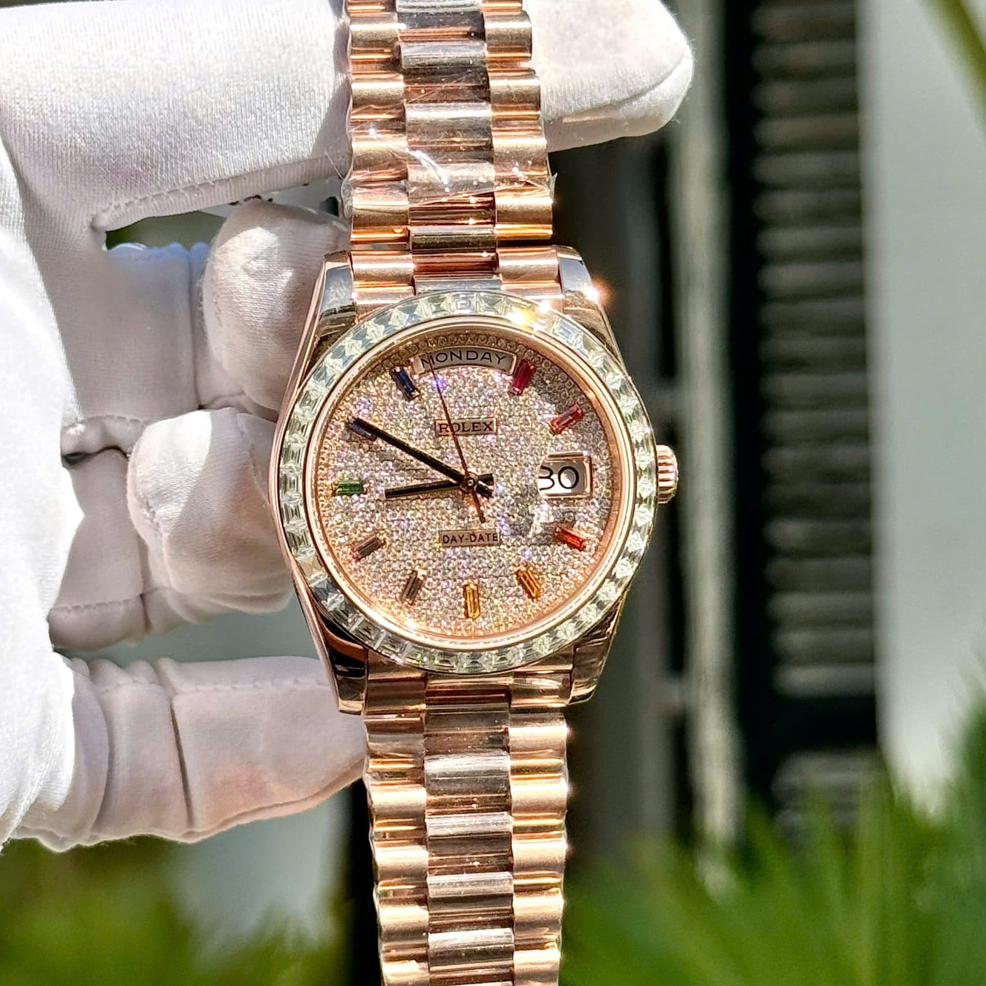 Dong-Ho-Rolex-Day-Date-Che-Tac-Boc-Vang-Dinh-Kim-Cuong-Moissanite-Baguette-Hong-Kong-40mm-8-1