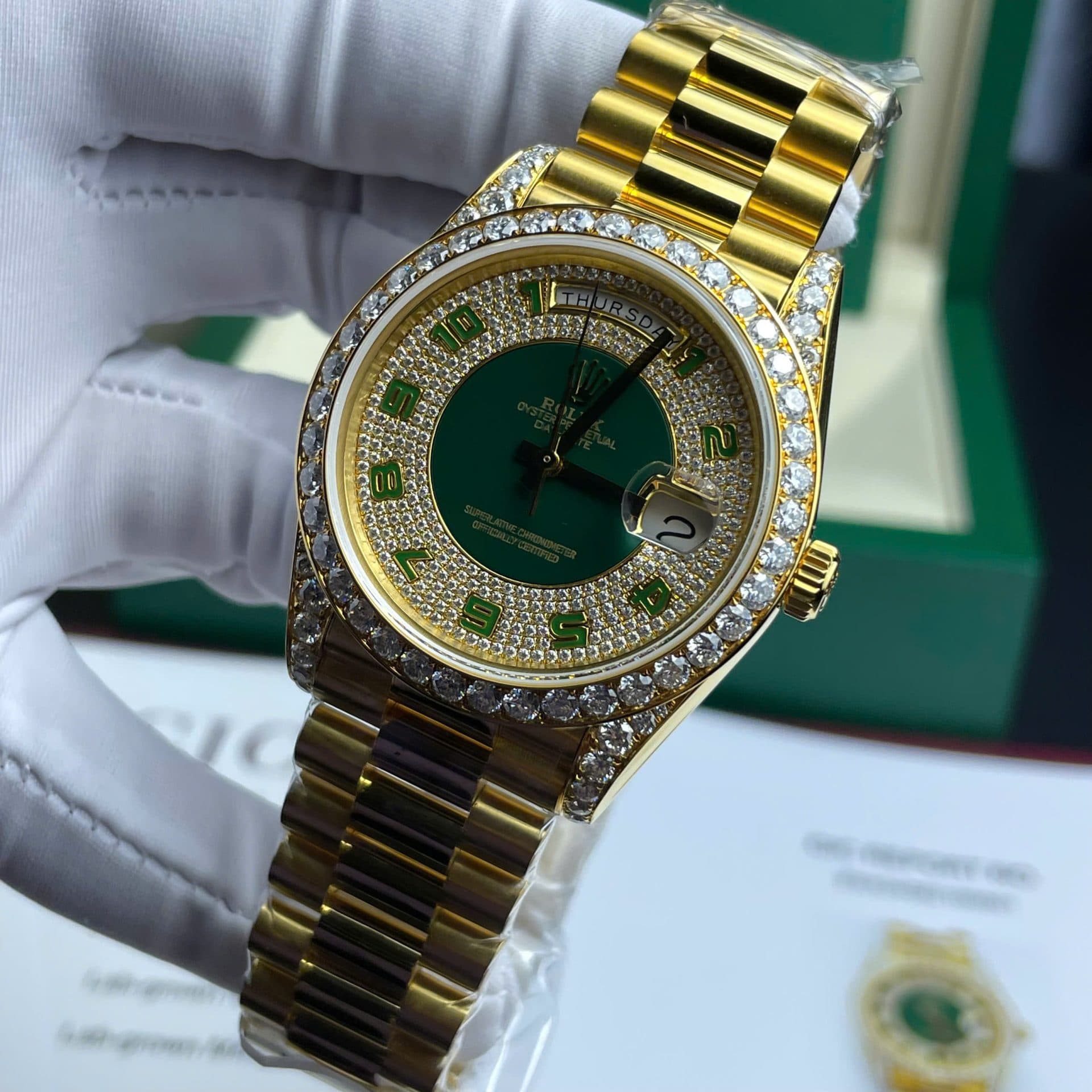 Dong-Ho-Rolex-Day-Date-Che-Tac-Boc-Vang-Dinh-Kim-Cuong-Moissanite-Trong-Luong-173-Gram-40mm-3-1