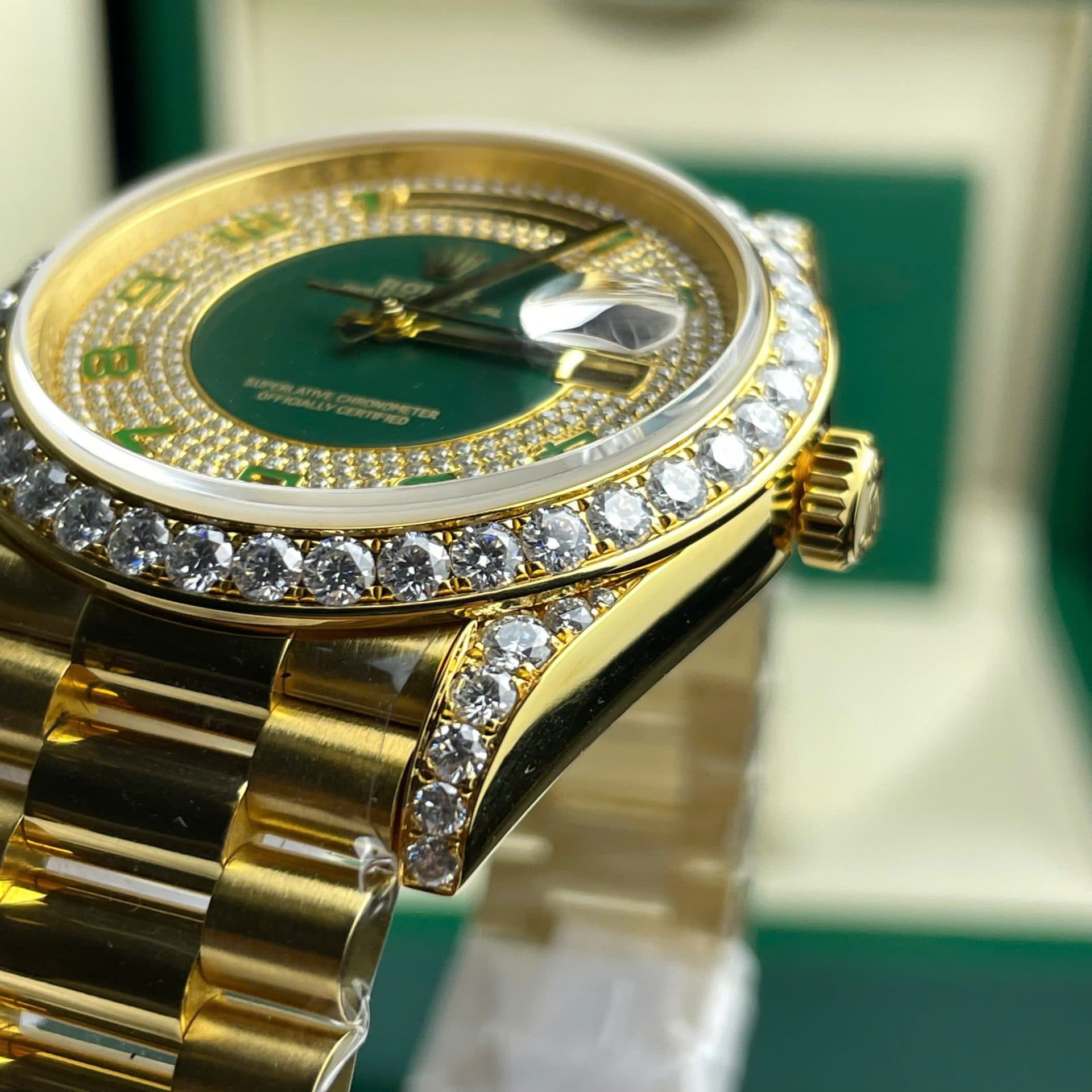 Dong-Ho-Rolex-Day-Date-Che-Tac-Boc-Vang-Dinh-Kim-Cuong-Moissanite-Trong-Luong-173-Gram-40mm-6-1