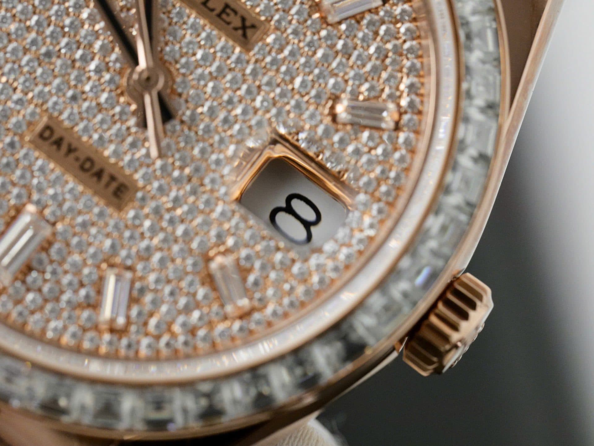Dong-Ho-Rolex-Day-Date-Che-Tac-Boc-Vang-Hong-18K-Kim-Cuong-Moissanite-Baguette-GMF-40mm-7-1