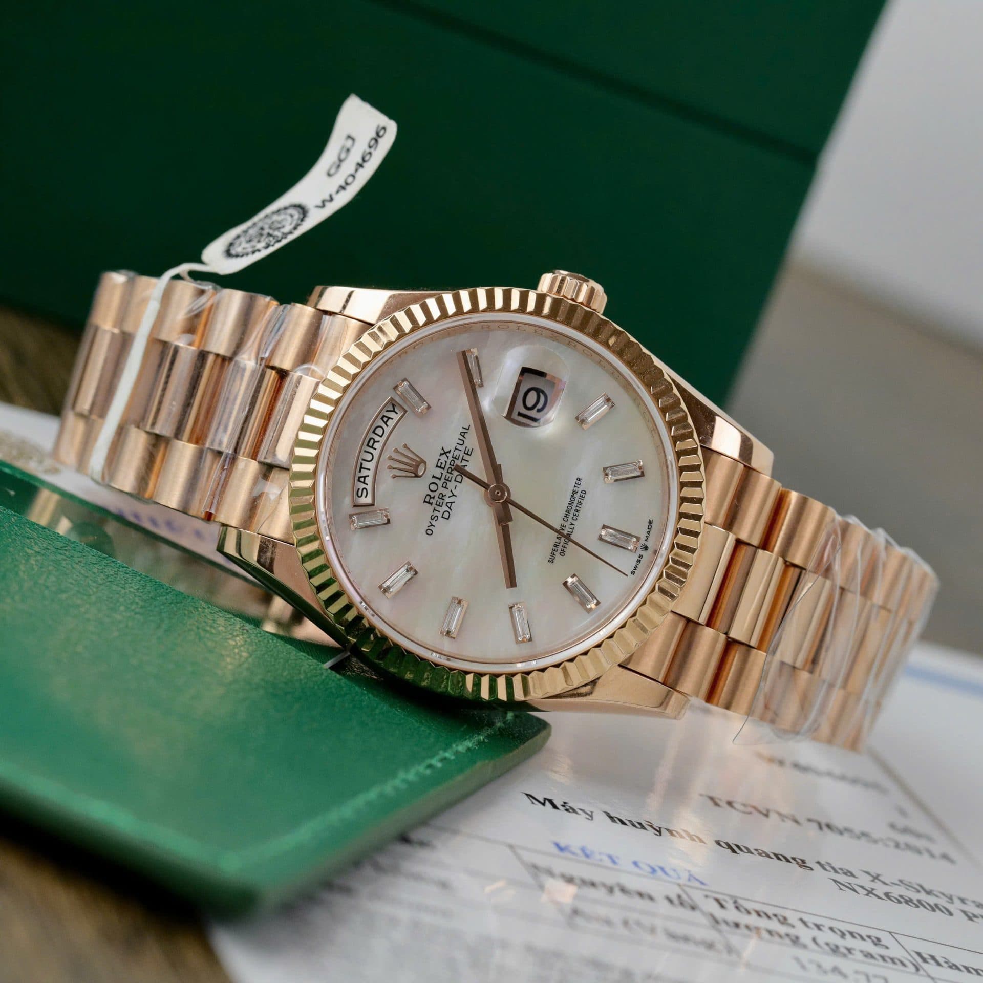 Dong-Ho-Rolex-Day-Date-Che-Tac-Boc-Vang-That-Mat-Kham-Xa-Cu-Coc-So-Da-Baguette-36mm-4-1