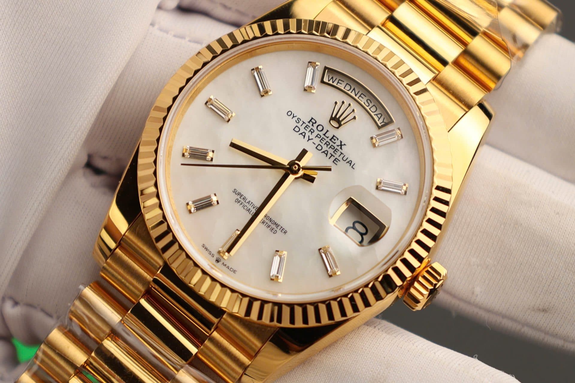 Dong-Ho-Rolex-Day-Date-Che-Tac-Boc-Vang-That-Mat-So-Kham-Xa-Cu-36mm-9-1