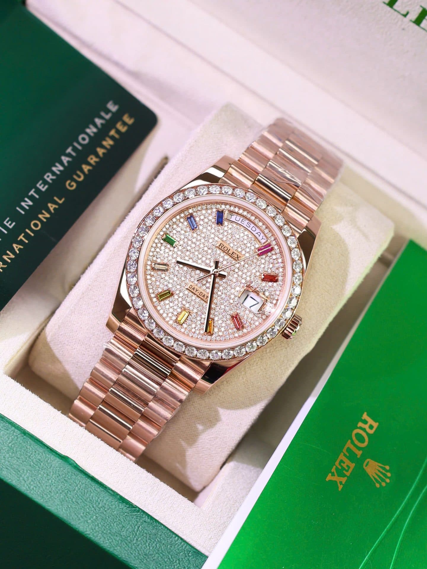 Dong-Ho-Rolex-Day-Date-Che-Tac-Kim-Cuong-Moissanite-Boc-Vang-Hong-18K-GMF-40mm-3-1