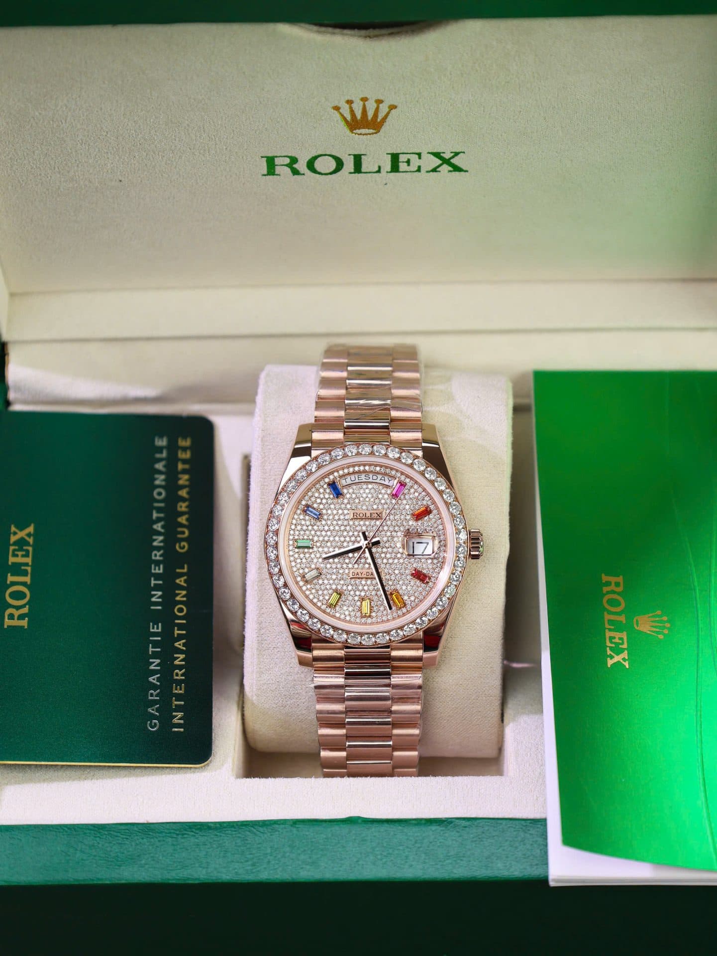 Dong-Ho-Rolex-Day-Date-Che-Tac-Kim-Cuong-Moissanite-Boc-Vang-Hong-18K-GMF-40mm-4-1