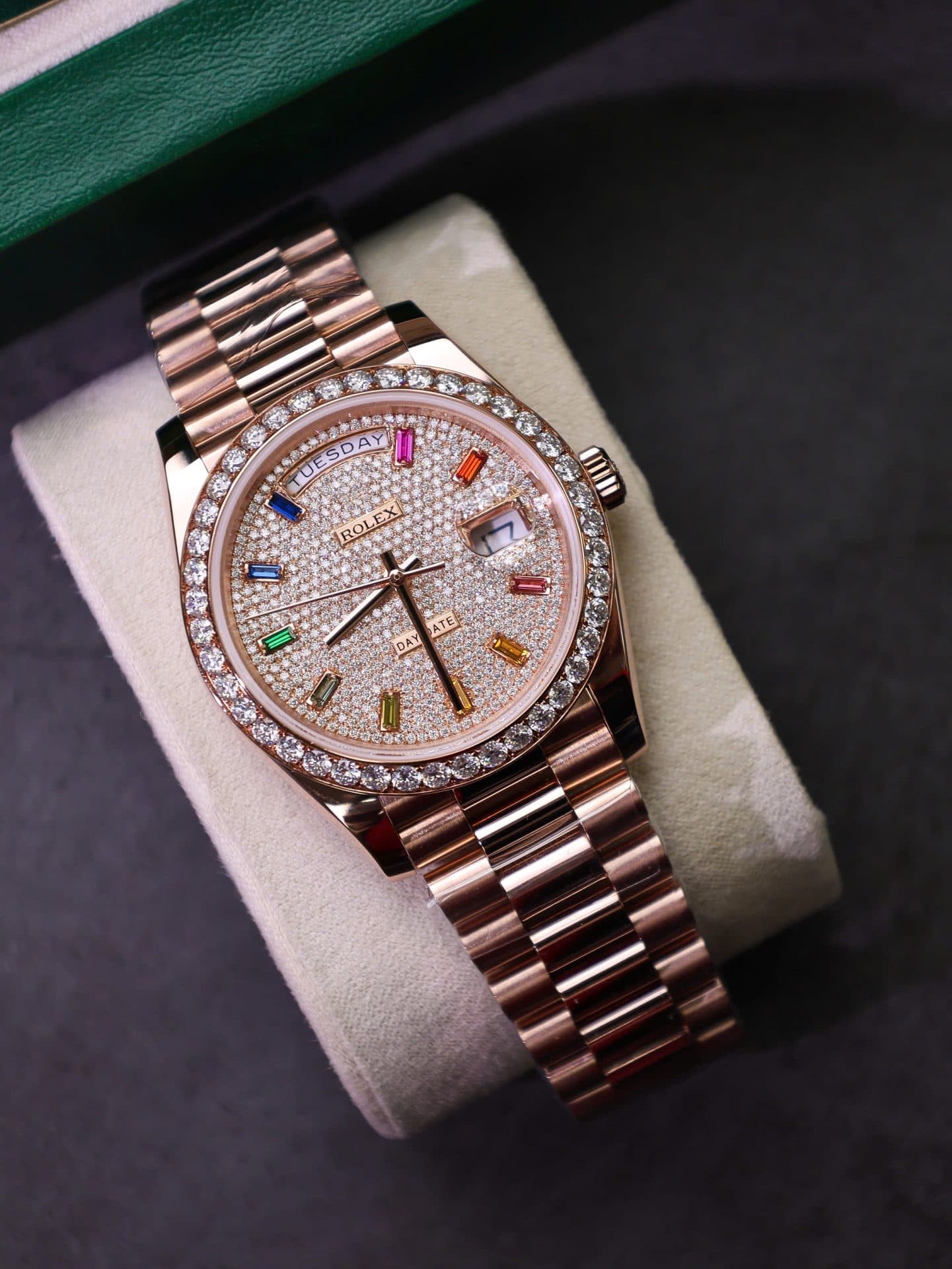 Dong-Ho-Rolex-Day-Date-Che-Tac-Kim-Cuong-Moissanite-Boc-Vang-Hong-18K-GMF-40mm-5-1