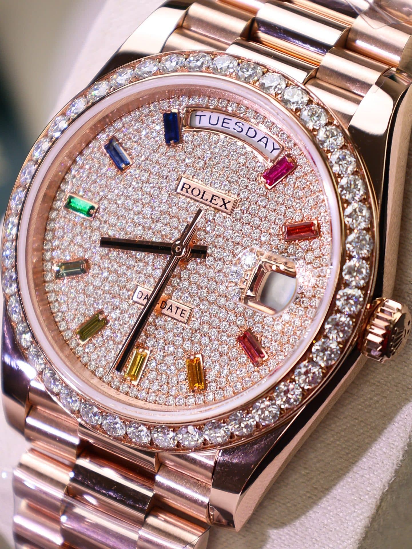 Dong-Ho-Rolex-Day-Date-Che-Tac-Kim-Cuong-Moissanite-Boc-Vang-Hong-18K-GMF-40mm-6-1