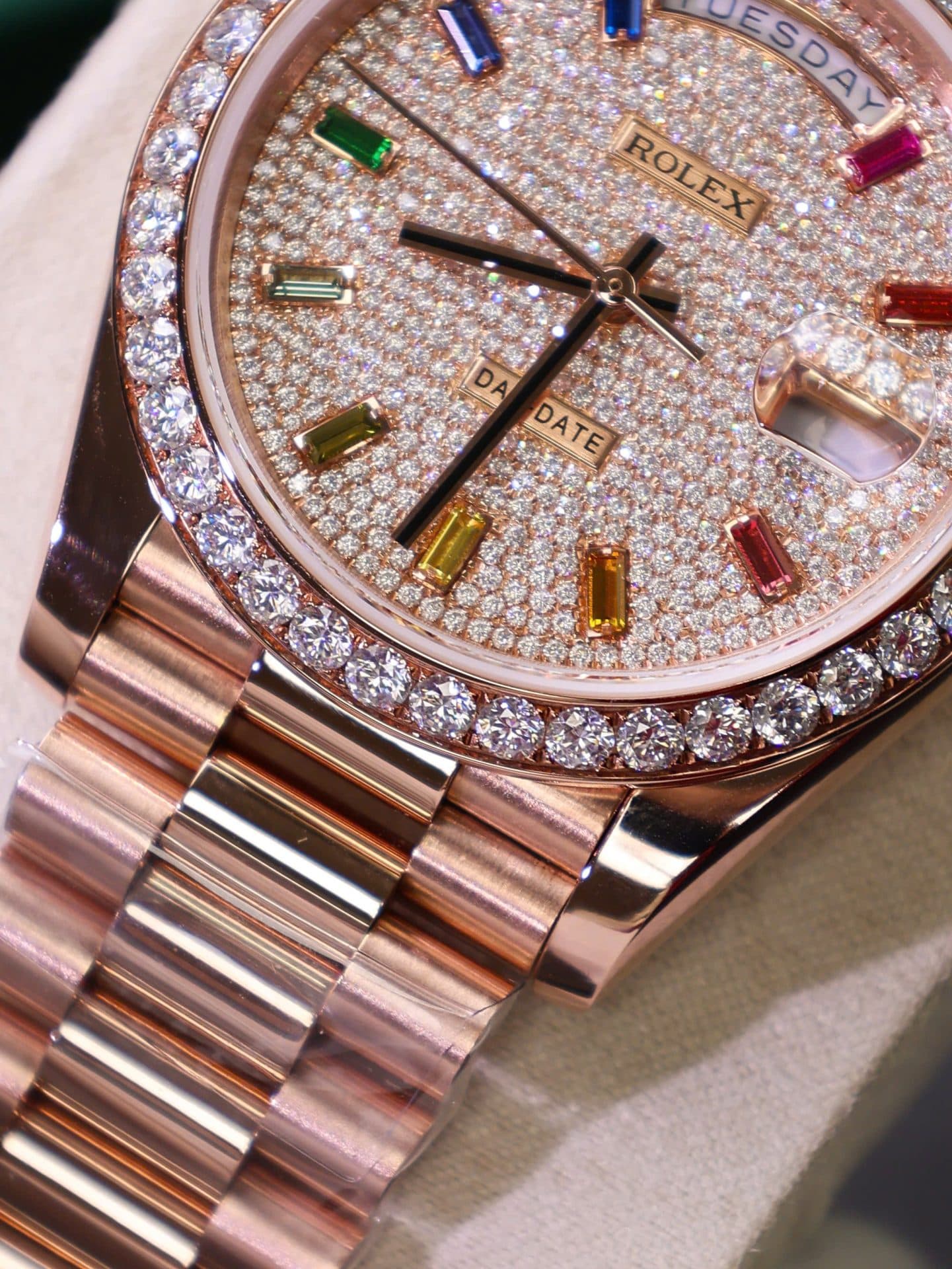 Dong-Ho-Rolex-Day-Date-Che-Tac-Kim-Cuong-Moissanite-Boc-Vang-Hong-18K-GMF-40mm-7-1
