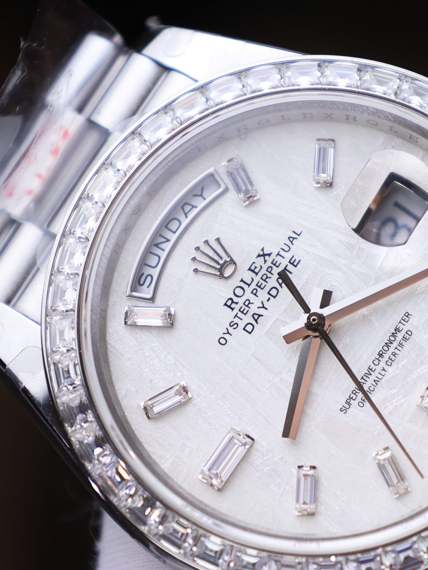 Dong-Ho-Rolex-Day-Date-Che-Tac-Mat-Thien-Thach-Coc-So-Vien-Do-Kim-Cuong-Moissanite-Baguette-40mm-12-1