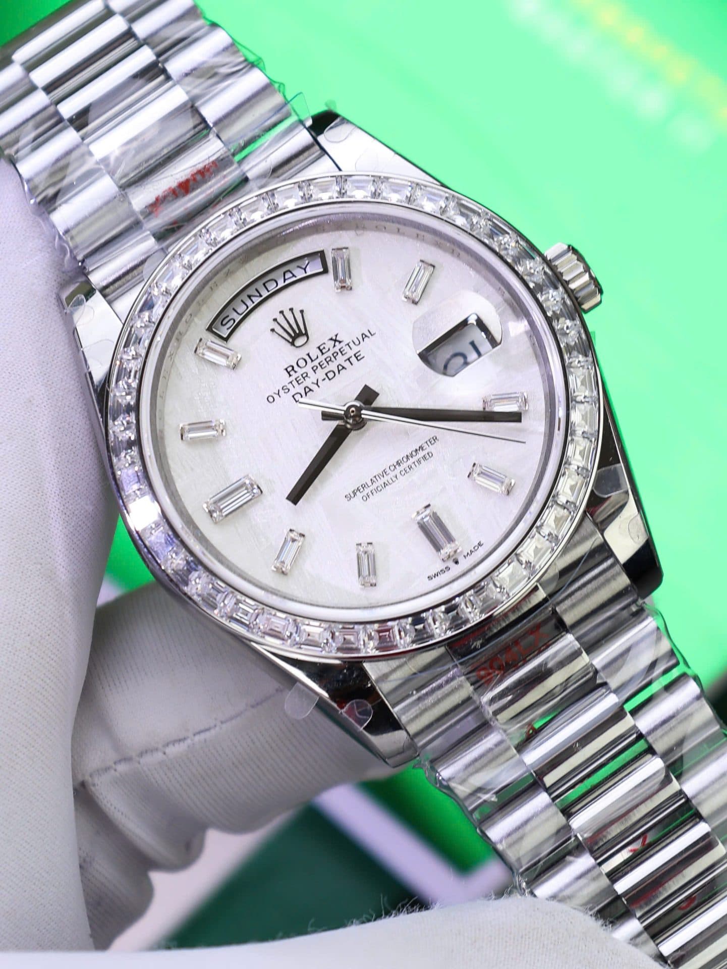 Dong-Ho-Rolex-Day-Date-Che-Tac-Mat-Thien-Thach-Coc-So-Vien-Do-Kim-Cuong-Moissanite-Baguette-40mm-5-1
