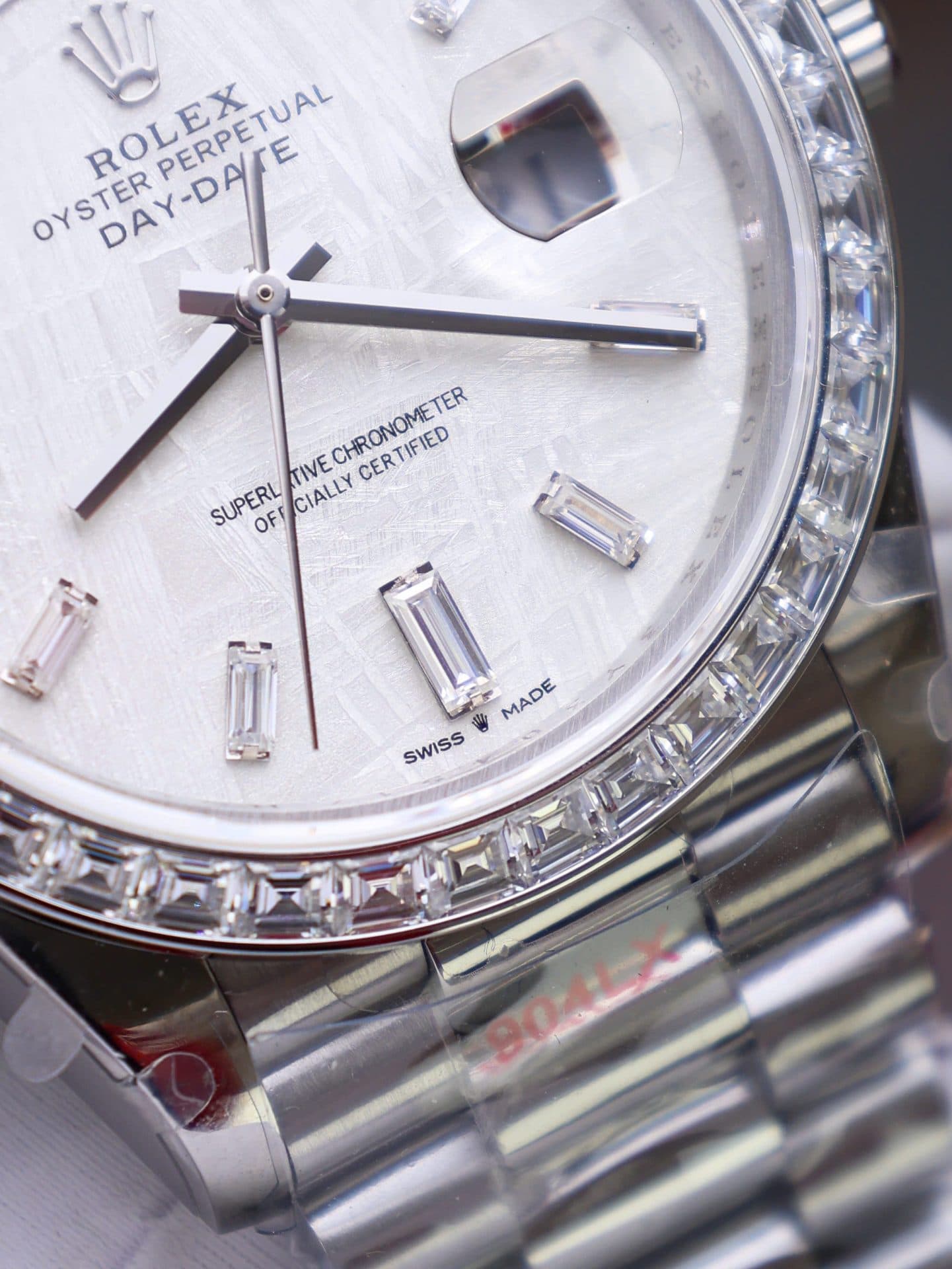 Dong-Ho-Rolex-Day-Date-Che-Tac-Mat-Thien-Thach-Coc-So-Vien-Do-Kim-Cuong-Moissanite-Baguette-40mm-7-1