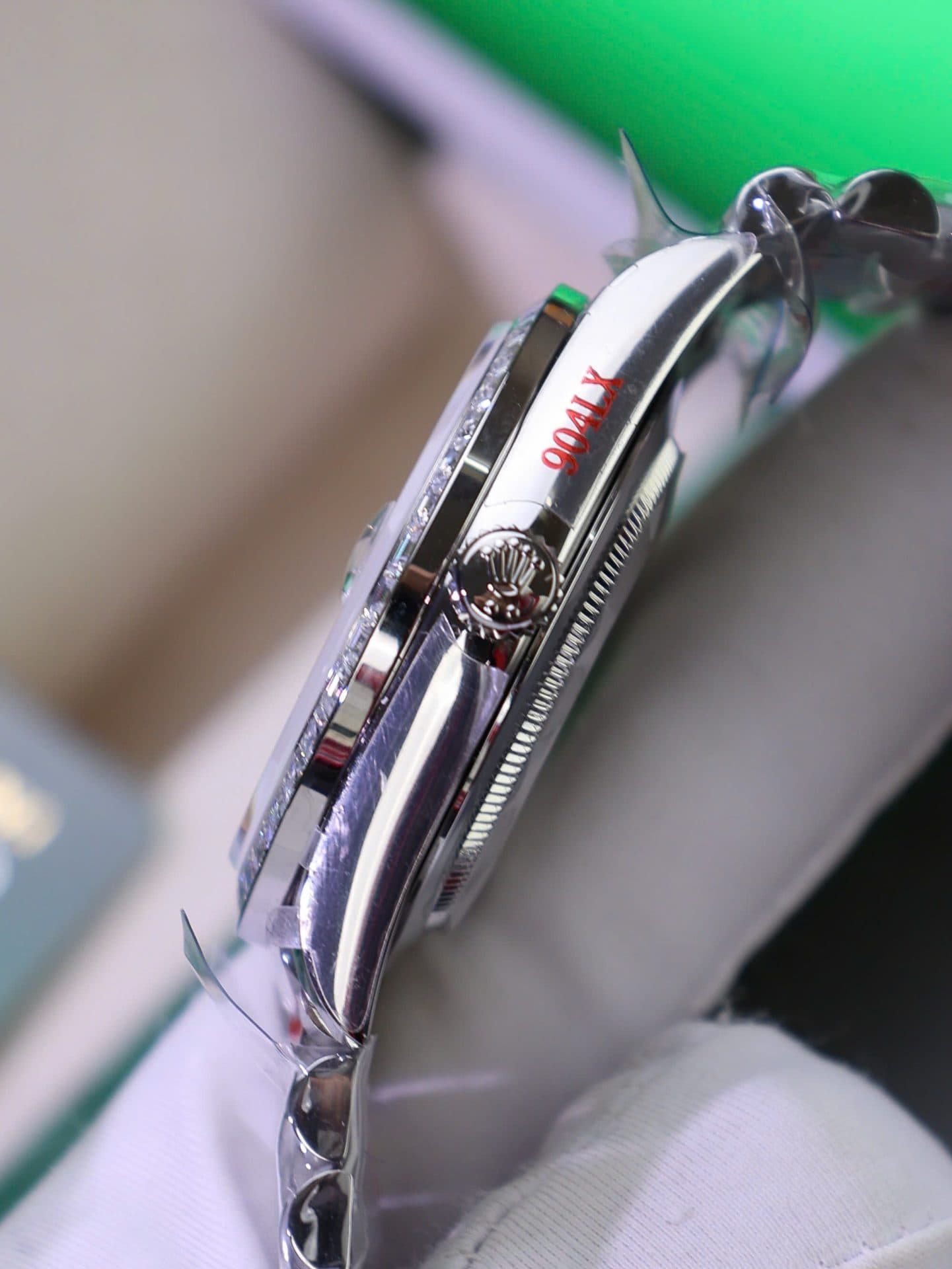 Dong-Ho-Rolex-Day-Date-Che-Tac-Mat-Thien-Thach-Coc-So-Vien-Do-Kim-Cuong-Moissanite-Baguette-40mm-9-1
