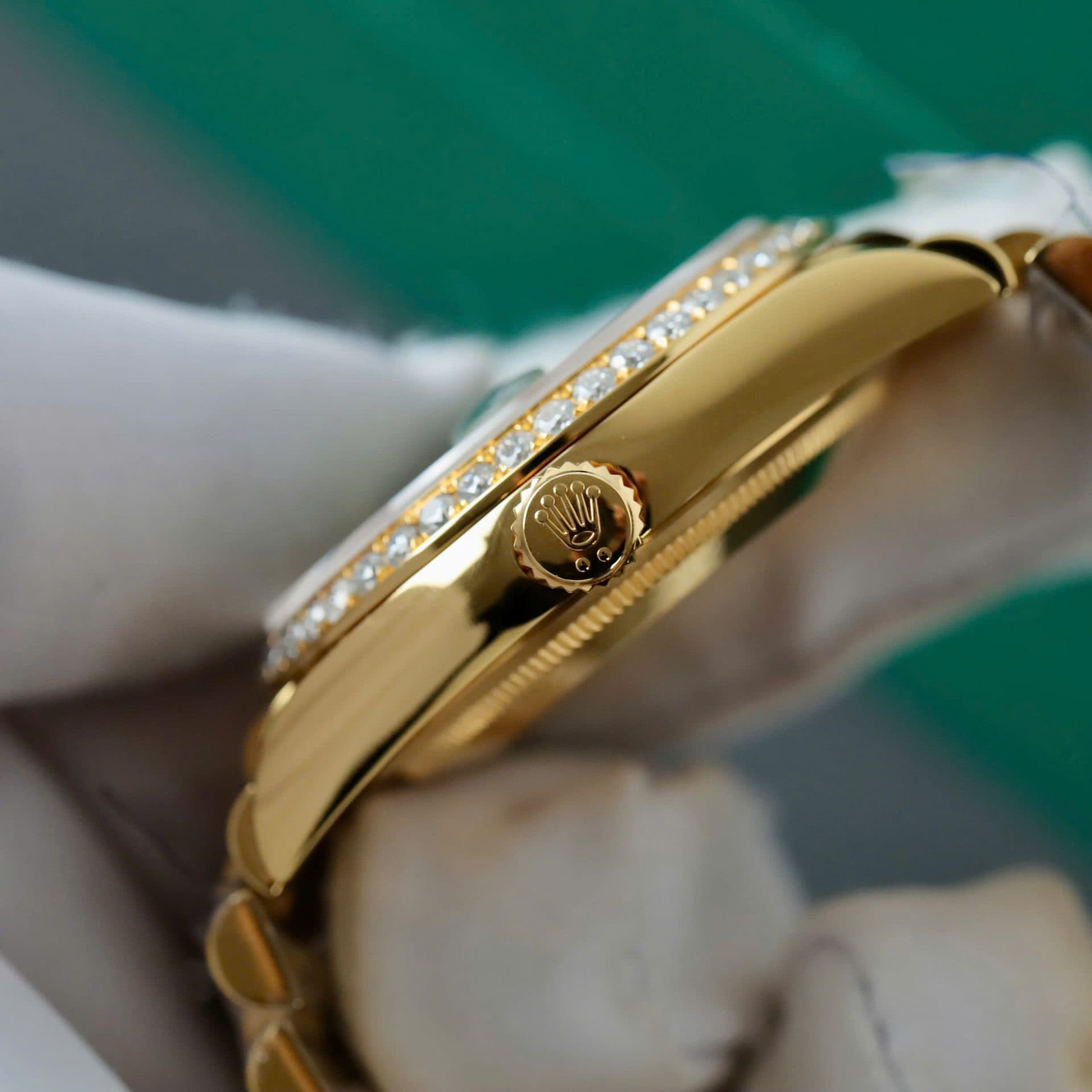 Dong-Ho-Rolex-Day-Date-Che-Tac-Mat-Xanh-Ombre-Boc-Vang-That-Dinh-Kim-Cuong-Moissanite-36mm-7-1
