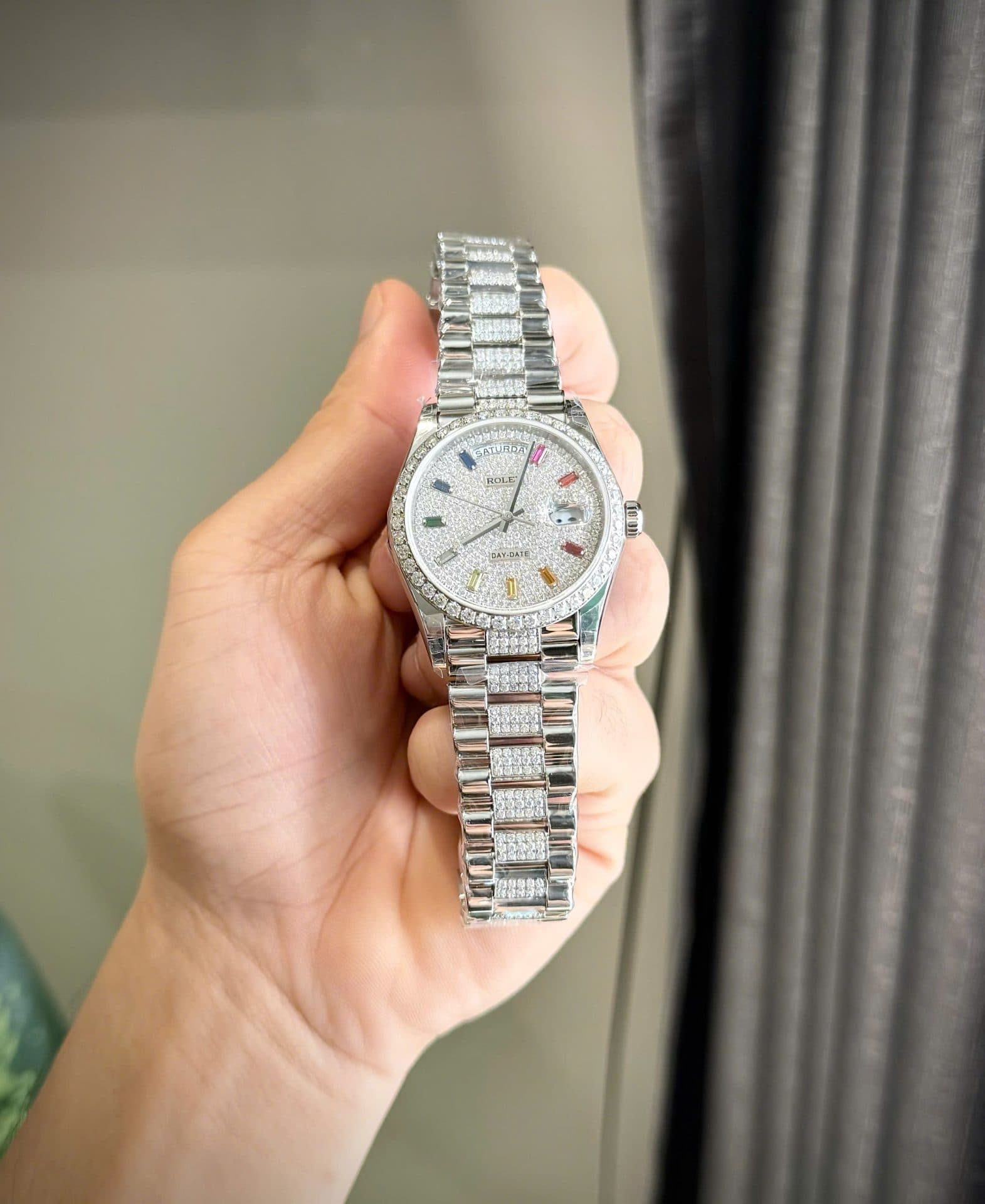 Dong-Ho-Rolex-Day-Date-Chec-Tac-Dinh-Kim-Cuong-Moissanite-Coc-So-Da-7-Mau-36mm-2-1