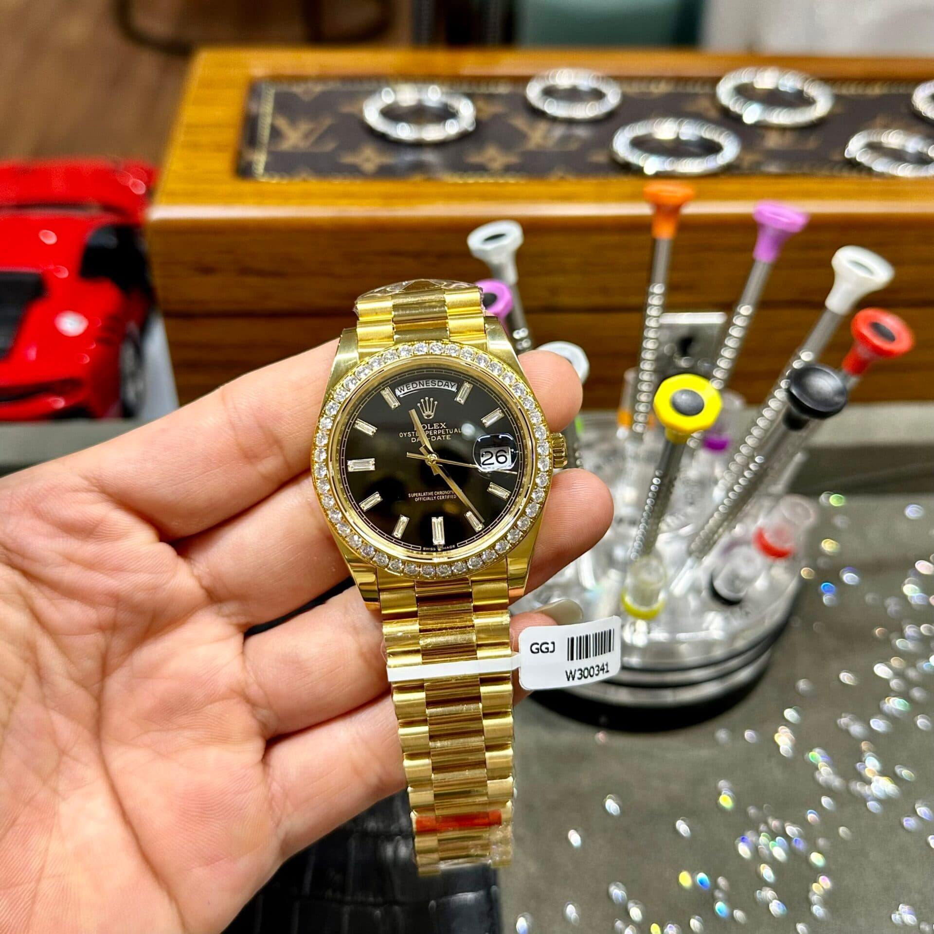 Dong-Ho-Rolex-Day-Date-Dinh-Kim-Cuong-Moissanite-Mat-Den-40mm-5-scaled-1