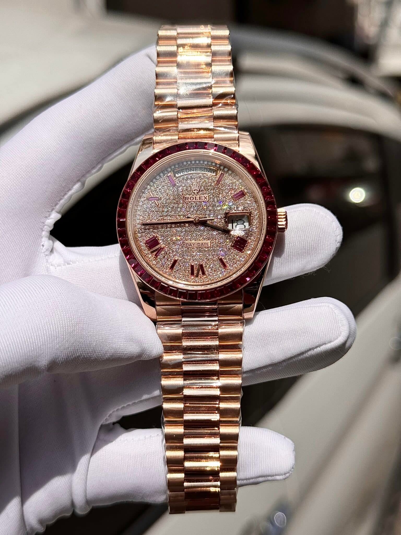Dong-Ho-Rolex-Day-Date-Do-Da-Ruby-Do-Baguette-Moissanite-GM-Factory-40mm-1-1