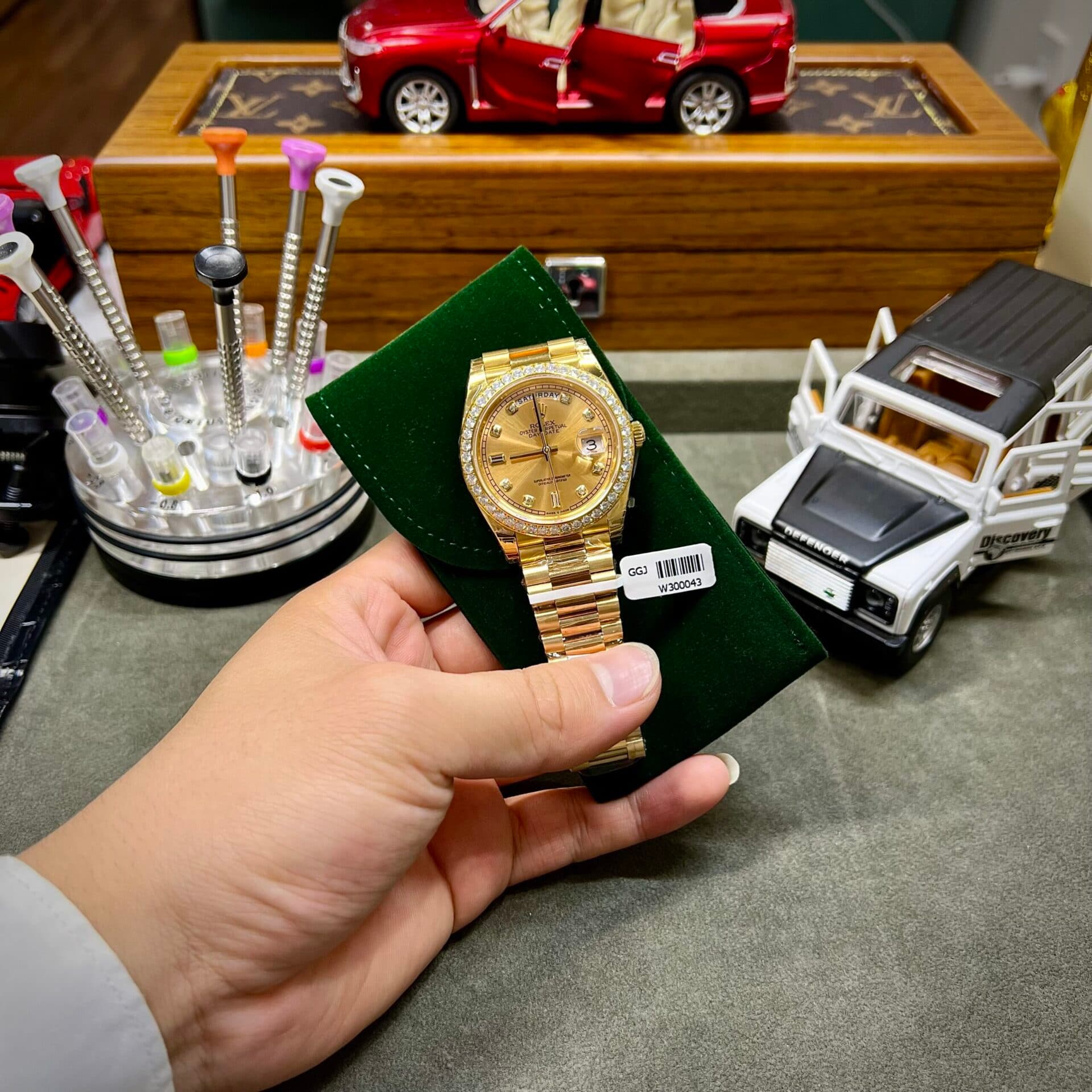 Dong-Ho-Rolex-Day-Date-Do-Kim-Moissanite-Rep-11-40mm-2-scaled-1