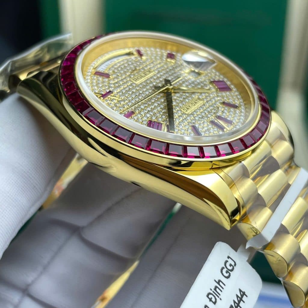 Dong-Ho-Rolex-Day-Date-Do-Ruby-Do-Kim-Cuong-Moissanite-Boc-Vang-That-GMF-40mm-5-1