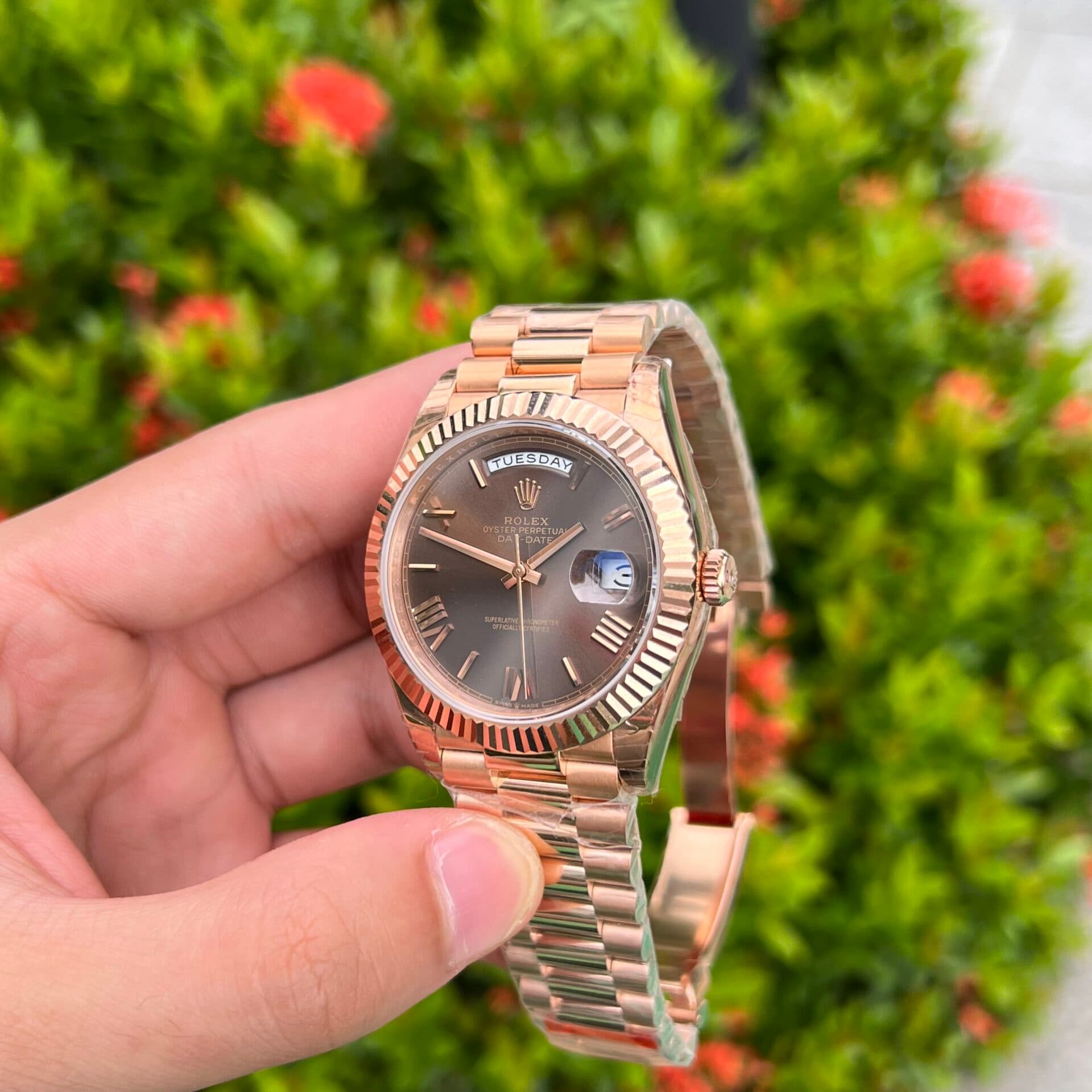 Dong-Ho-Rolex-Day-Date-Mat-Chocolate-Coc-So-La-Ma-EW-40mm-4-1