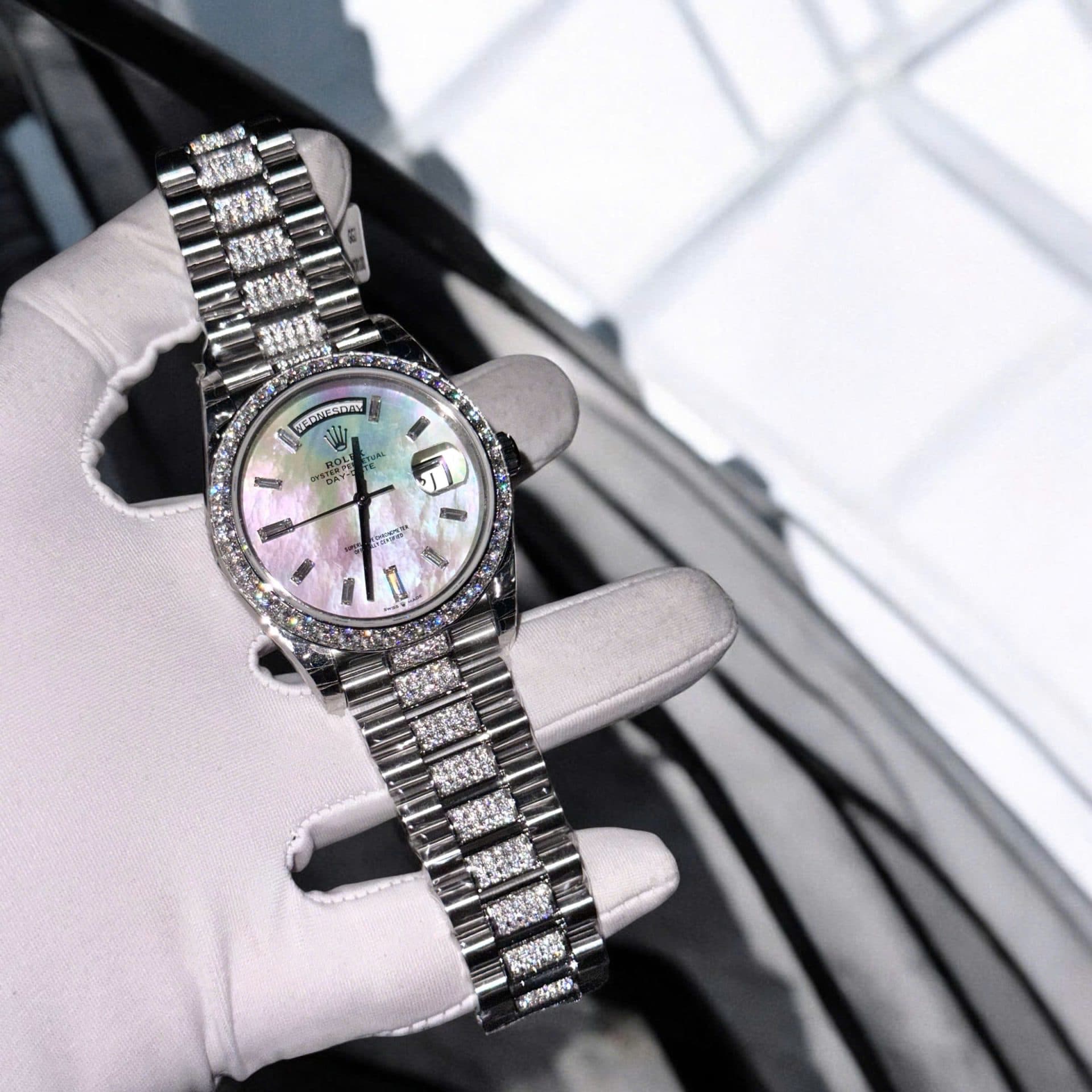 Dong-Ho-Rolex-Day-Date-Mat-Kham-Xa-Cu-Coc-So-Day-Dinh-Kim-Cuong-Moissanite-40mm-2-1