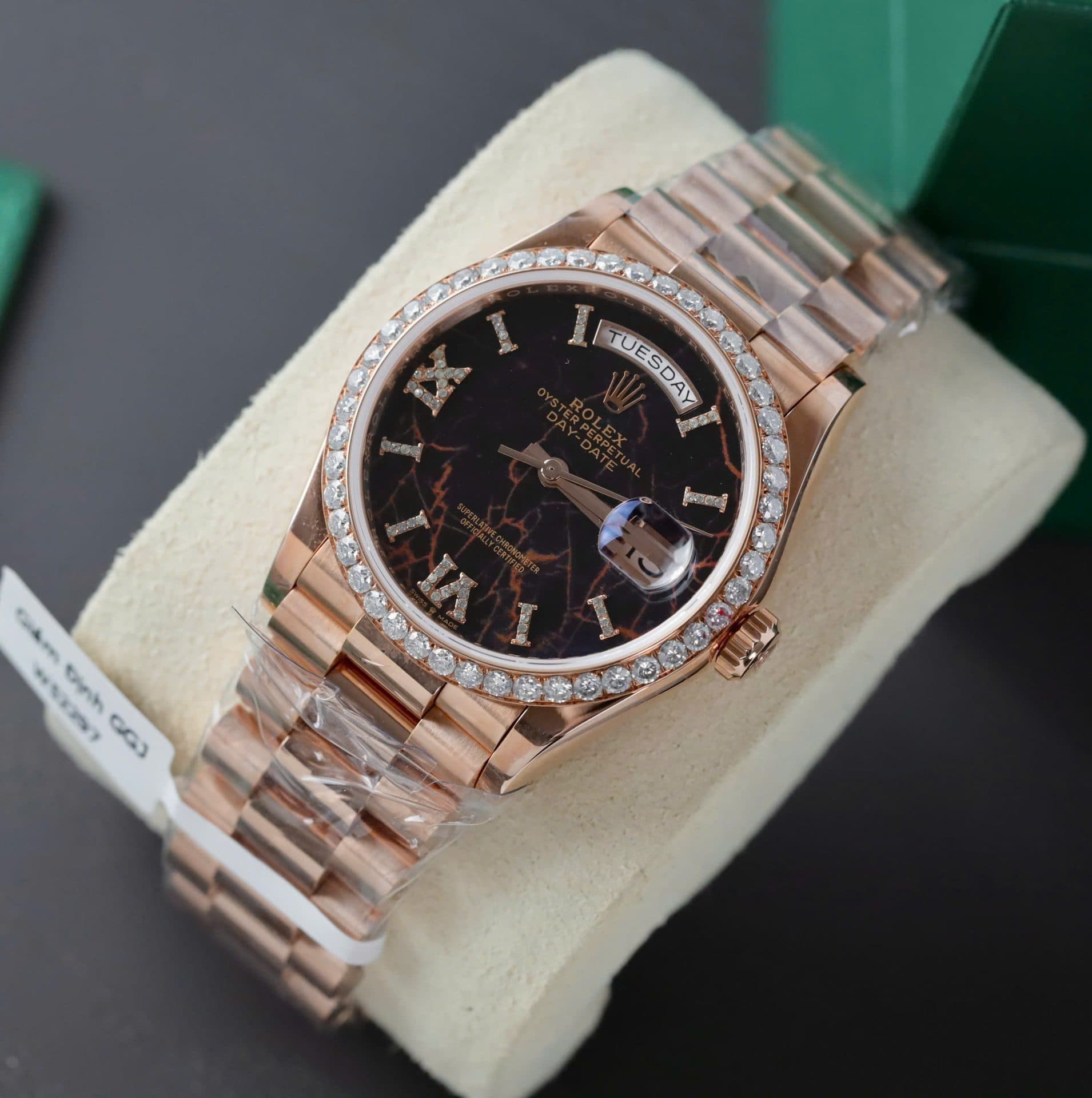 Dong-Ho-Rolex-Day-Date-Mat-Nham-Thach-Che-Tac-Boc-Vang-That-Dinh-Moissanite-GMF-36mm-2-1