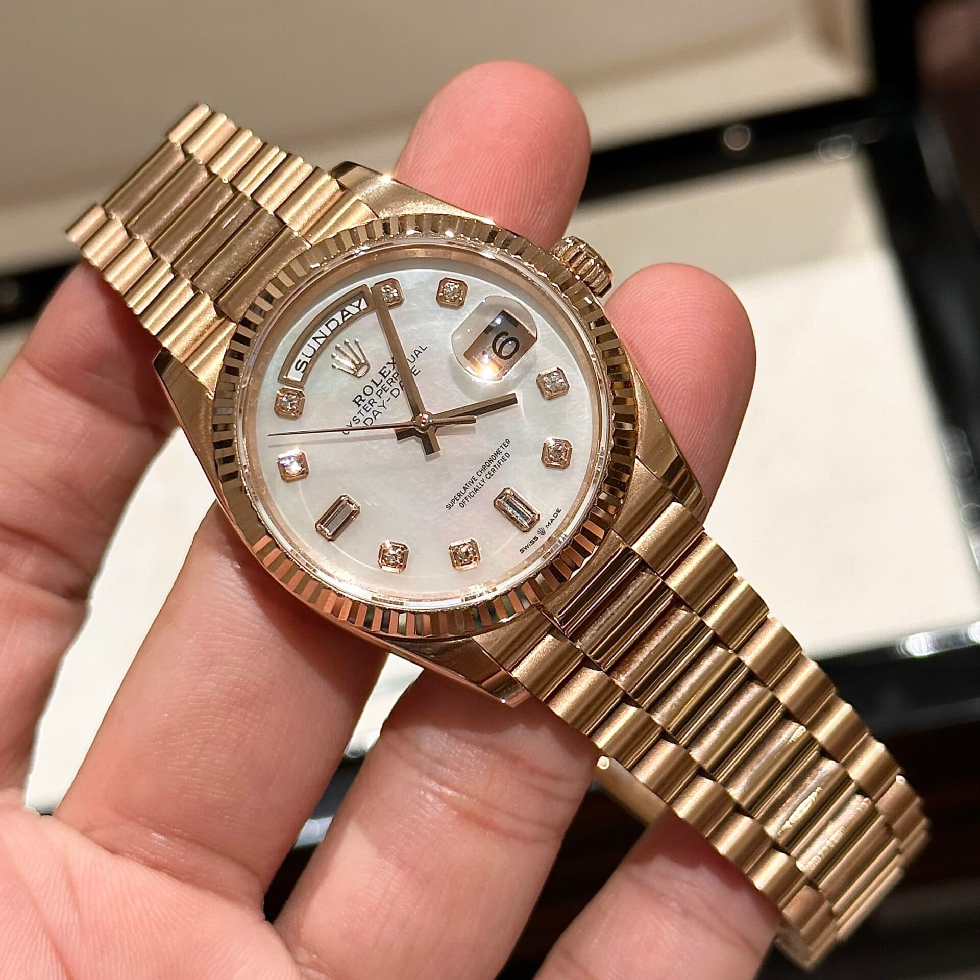 Dong-Ho-Rolex-Day-Date-Mat-Xa-Cu-RoseGold-Fake-11-EW-36mm-6-1