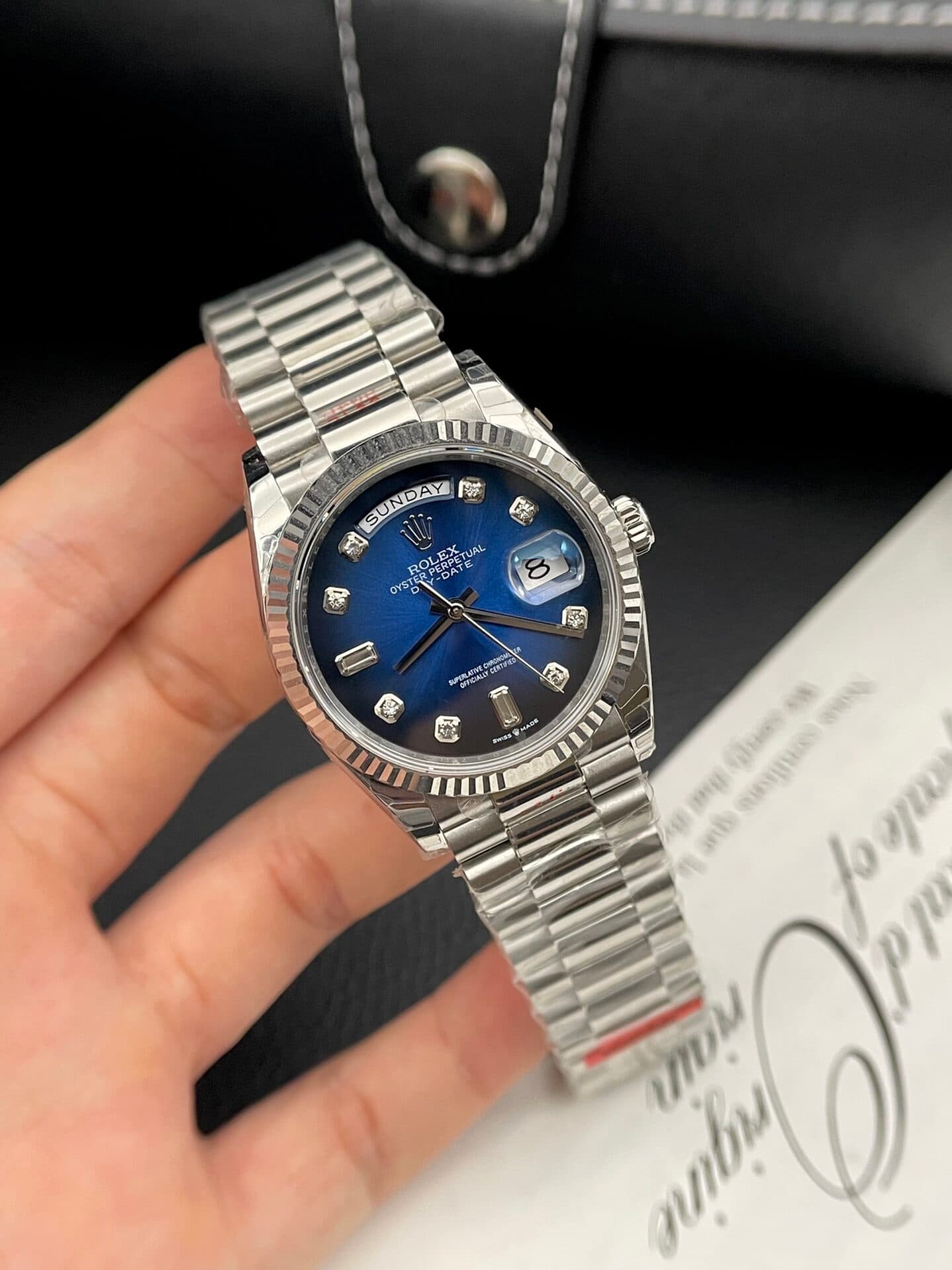 Dong-Ho-Rolex-Day-Date-Mat-Xanh-Duong-Fake-11-Nha-May-EW-36mm-5-1
