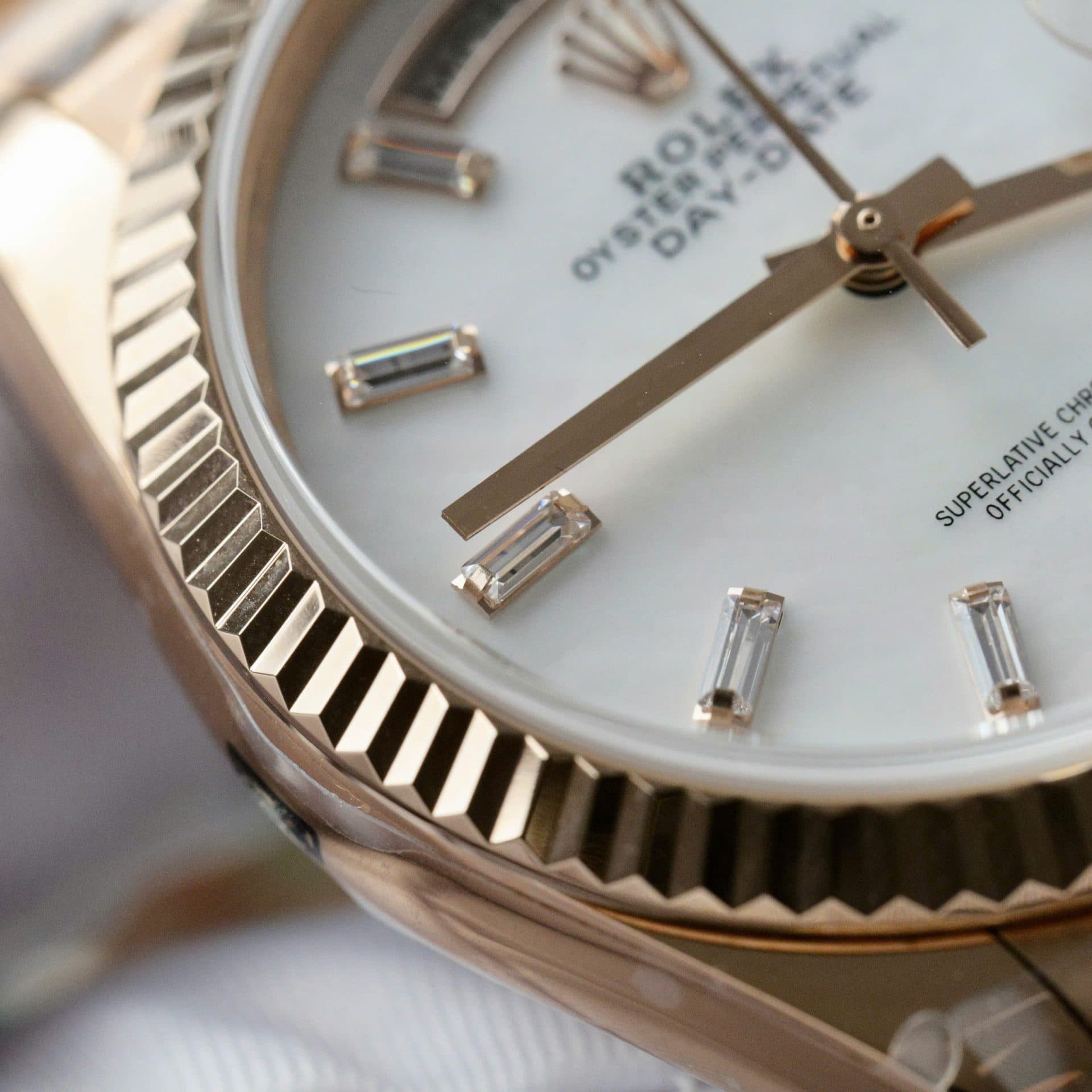 Dong-Ho-Rolex-Day-Date-Replica-11-Ma-Vang-Hong-Mat-MOP-Nha-May-QF-36mm-4-1