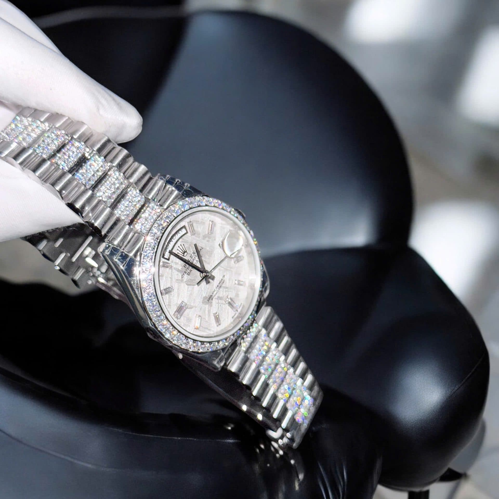 Dong-Ho-Rolex-Day-Date-Replica-11-Mat-Thien-Thach-Coc-So-Day-Dinh-Kim-Cuong-Moissanite-40mm-7-1