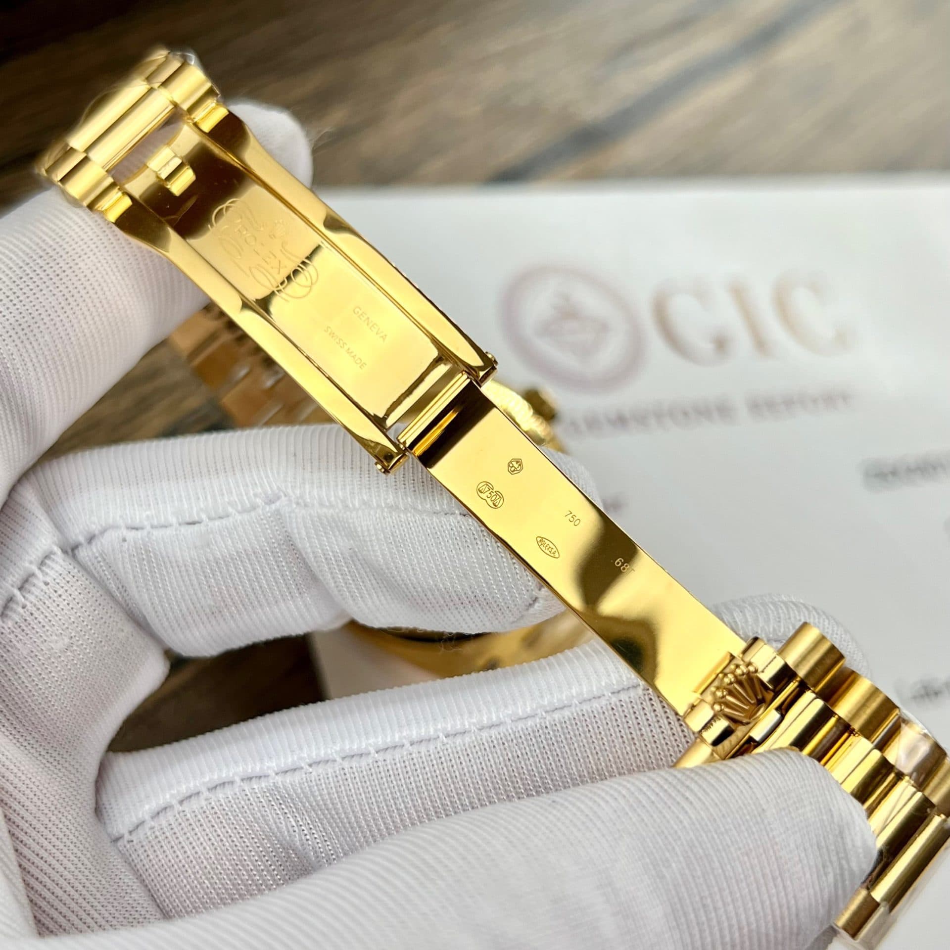 Dong-Ho-Rolex-Day-Date-Replica-11-Mat-Thien-Thach-Dinh-Da-RA-36mm-9-1