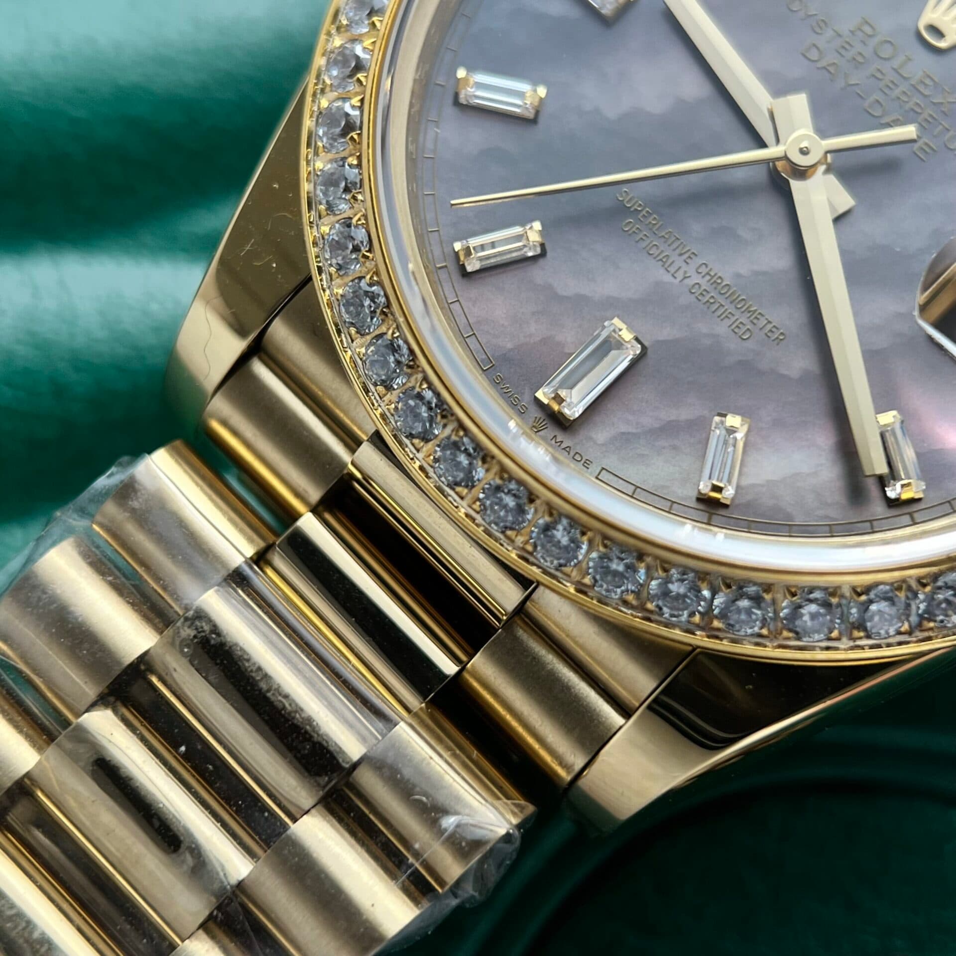 Dong-Ho-Rolex-Day-Date-Replica-Cao-Cap-Mat-Xa-Cu-Tim-40mm-4-scaled-1