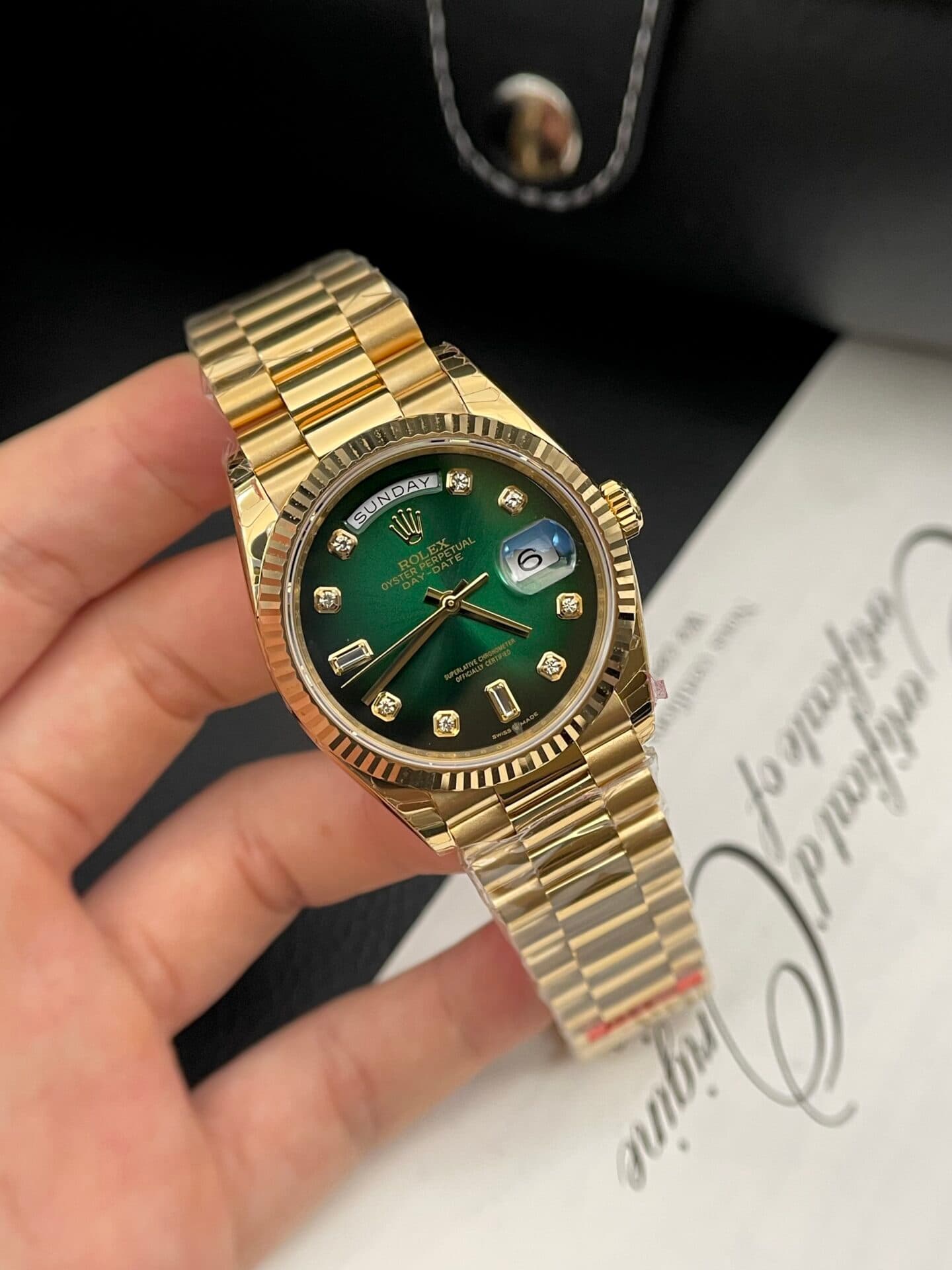 Dong-Ho-Rolex-Day-Date-Super-Fake-11-Mat-Xanh-La-EW-36mm-3-1