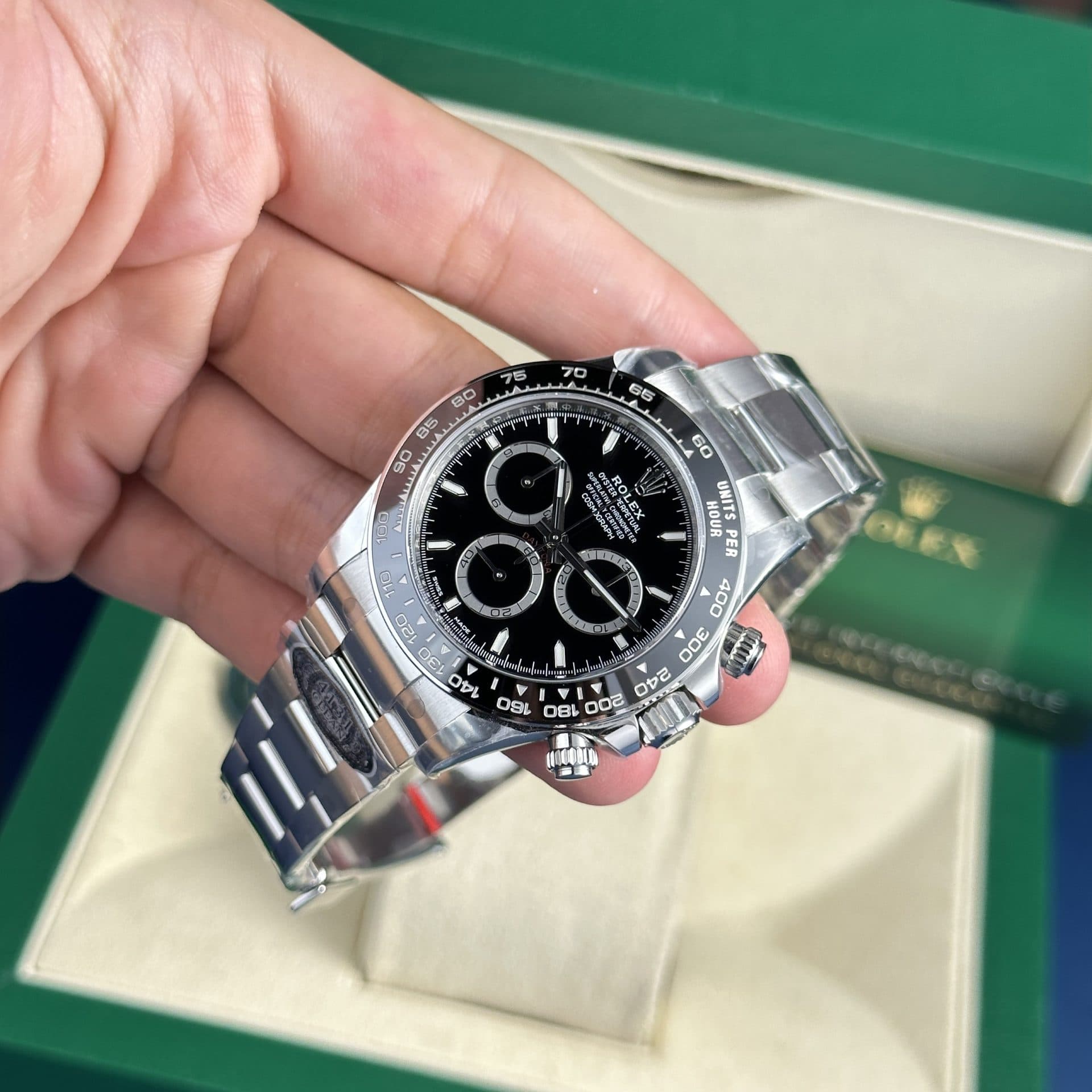 Dong-Ho-Rolex-Daytona-126500LN-Replica-Godzilla-Clean-Factory-40mm-1-1