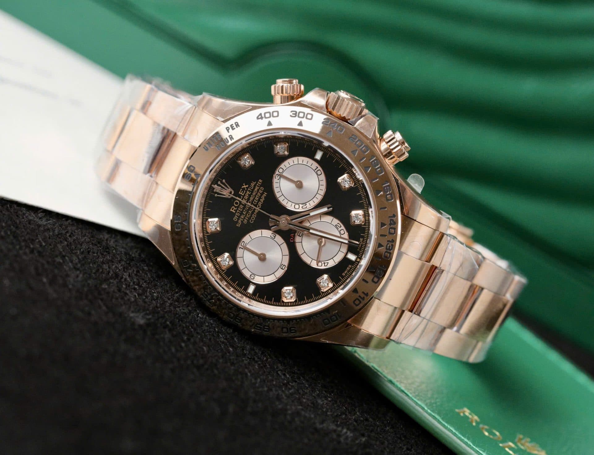 Dong-Ho-Rolex-Daytona-126505-Replica-11-Ma-Vang-Hong-Mat-Den-40mm-3-1