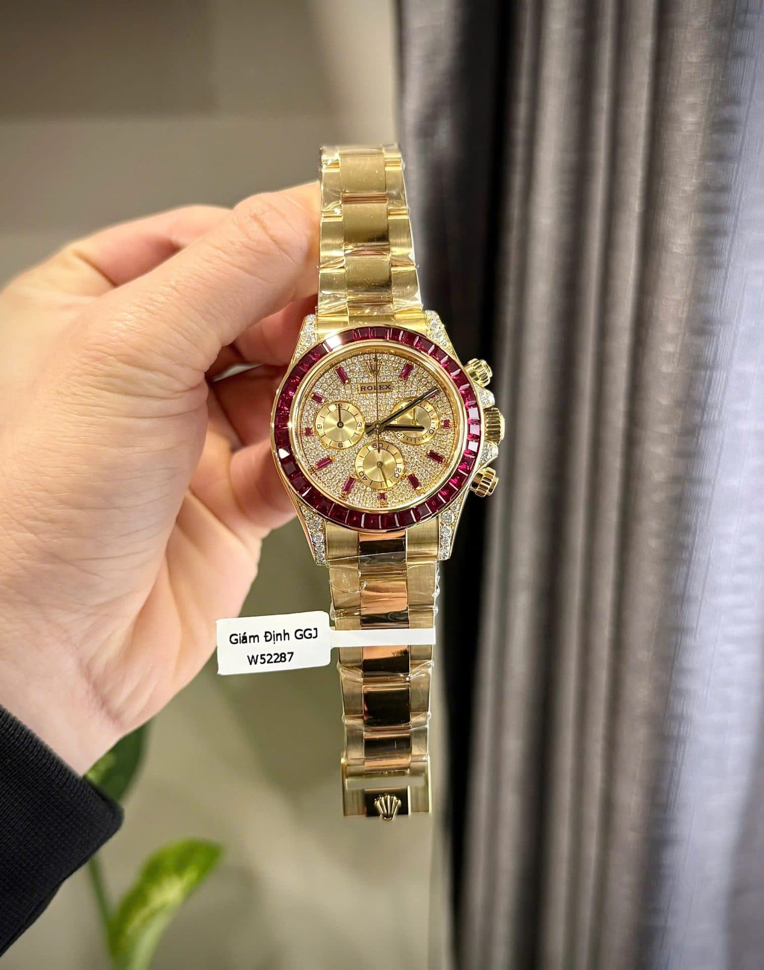 Dong-Ho-Rolex-Daytona-126598TRU-Che-Tac-Boc-Vang-That-Ruby-Kim-Cuong-Moissanite-40mm-7-1
