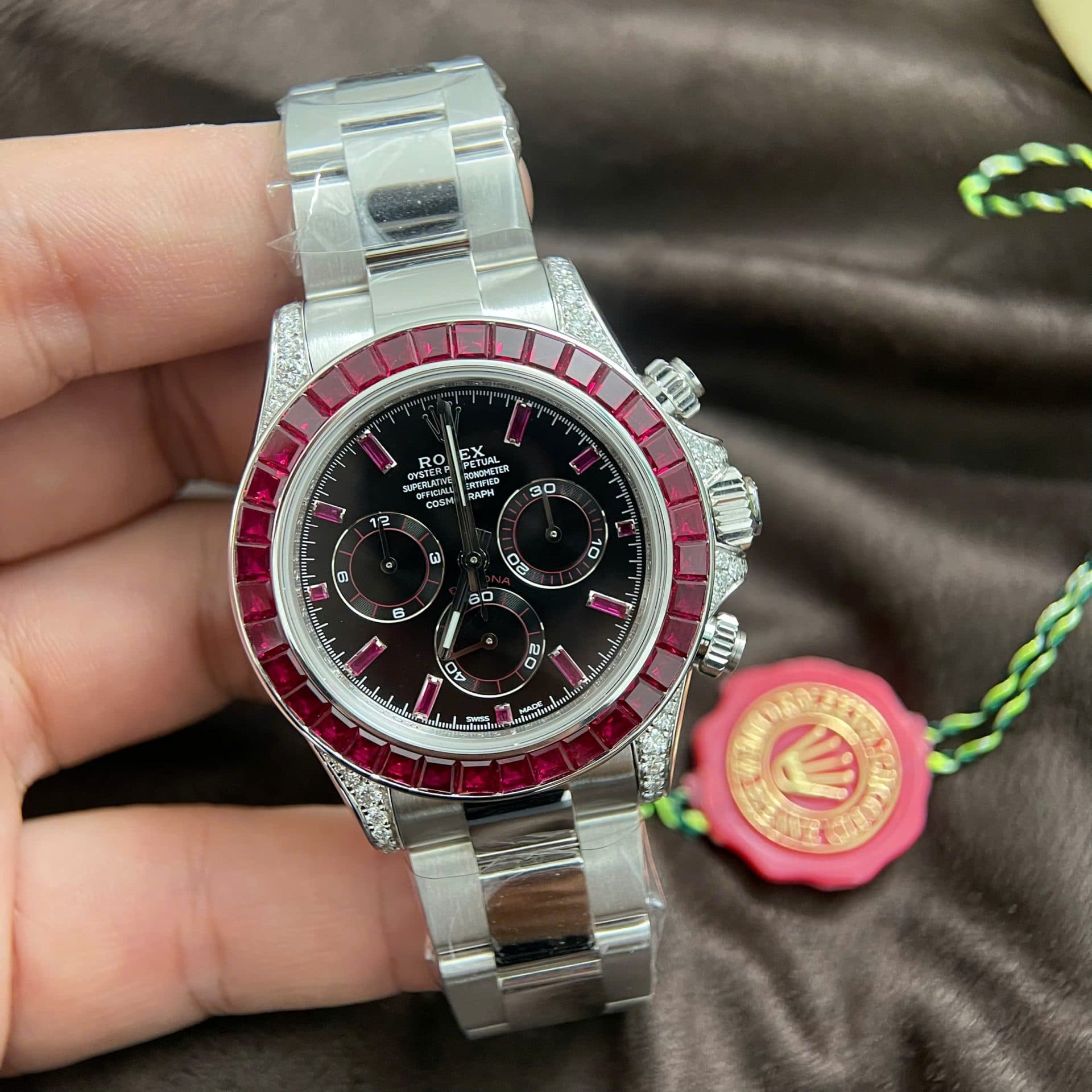 Dong-Ho-Rolex-Daytona-126599TRU-Vang-Trang-18K-Nguyen-Khoi-Ruby-Kim-Cuong-Tu-Nhien-40mm-13-1
