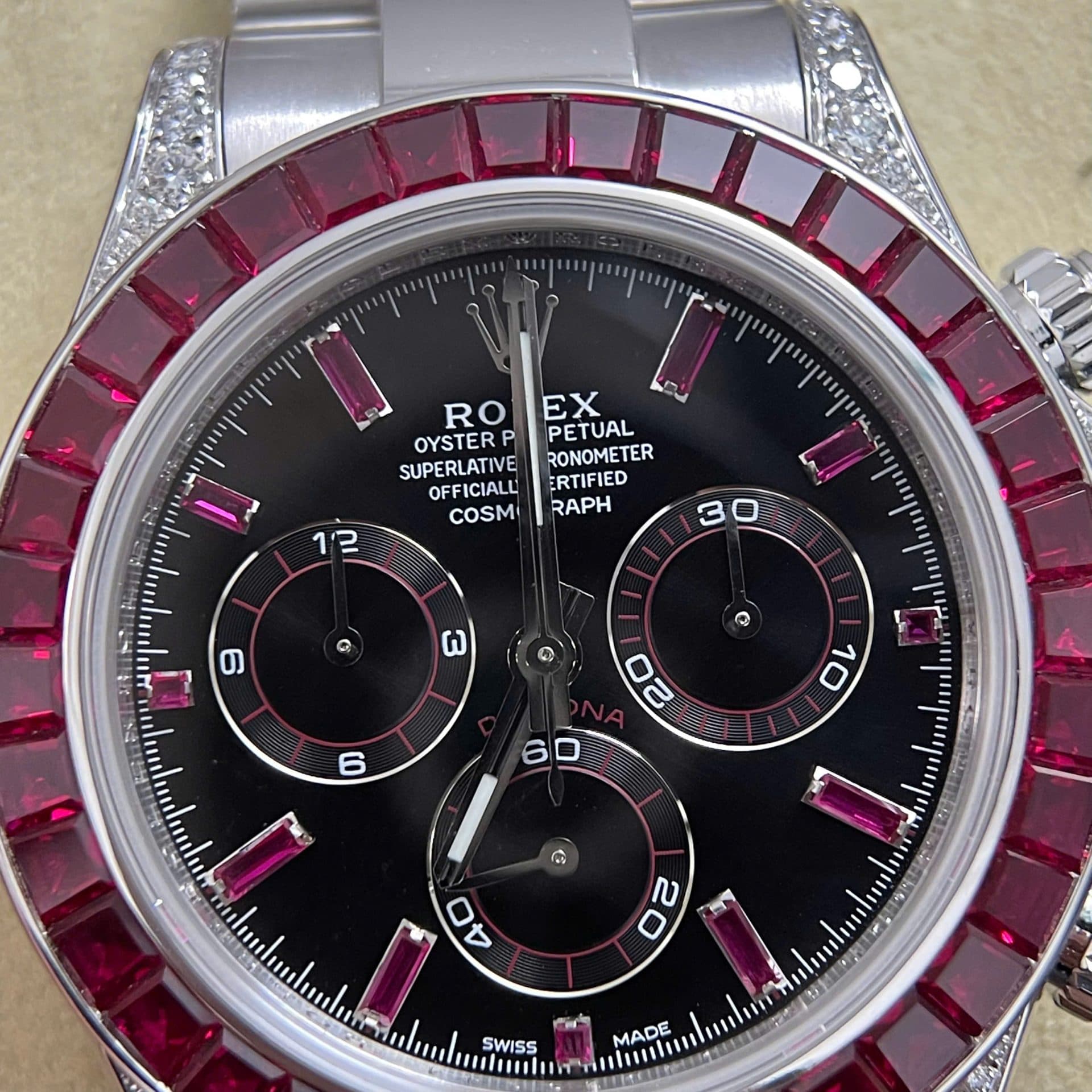 Dong-Ho-Rolex-Daytona-126599TRU-Vang-Trang-18K-Nguyen-Khoi-Ruby-Kim-Cuong-Tu-Nhien-40mm-7-1
