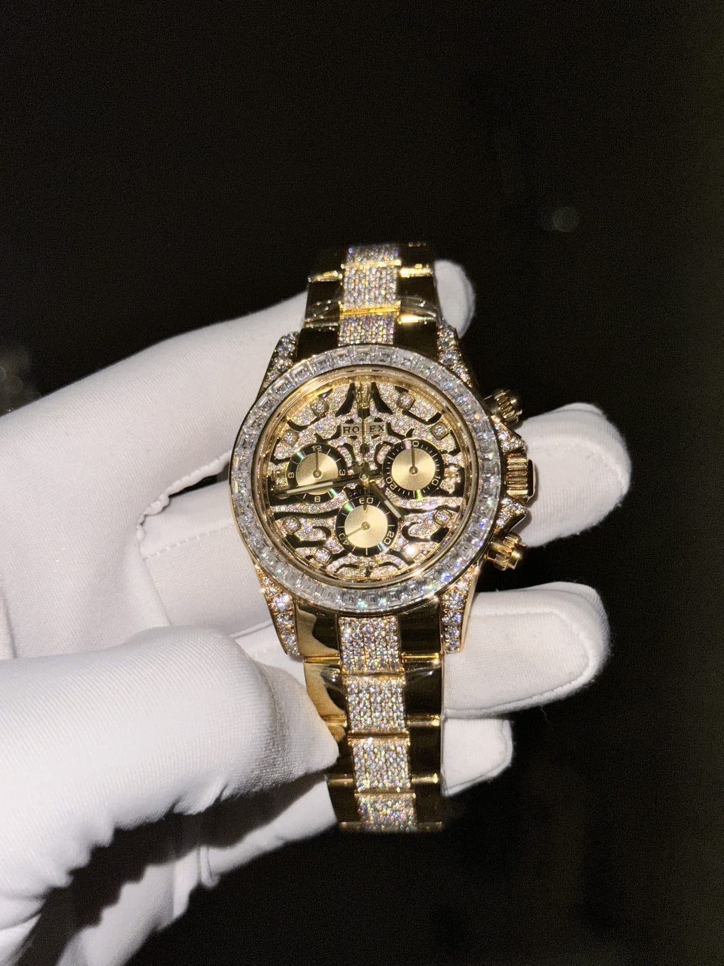Dong-Ho-Rolex-Daytona-Che-Tac-Boc-Vang-Do-Moisasnite-Eye-Of-Tiger-40mm-2-1