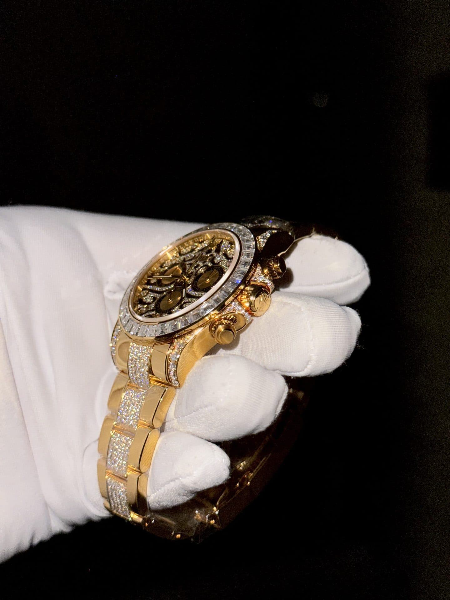 Dong-Ho-Rolex-Daytona-Che-Tac-Boc-Vang-Do-Moisasnite-Eye-Of-Tiger-40mm-3-1