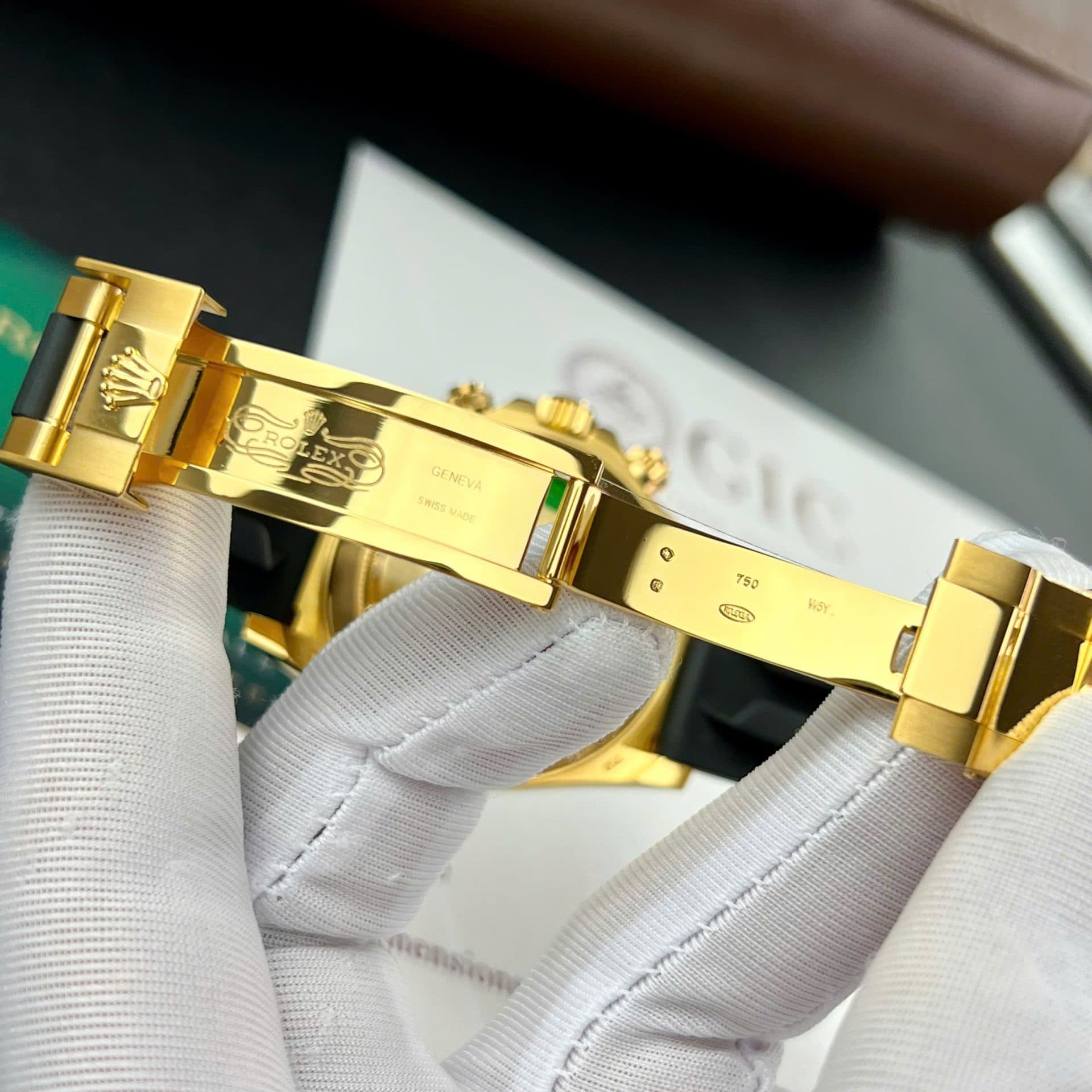 Dong-Ho-Rolex-Daytona-Che-Tac-Boc-Vang-That-Day-Cao-Su-40mm-10-1