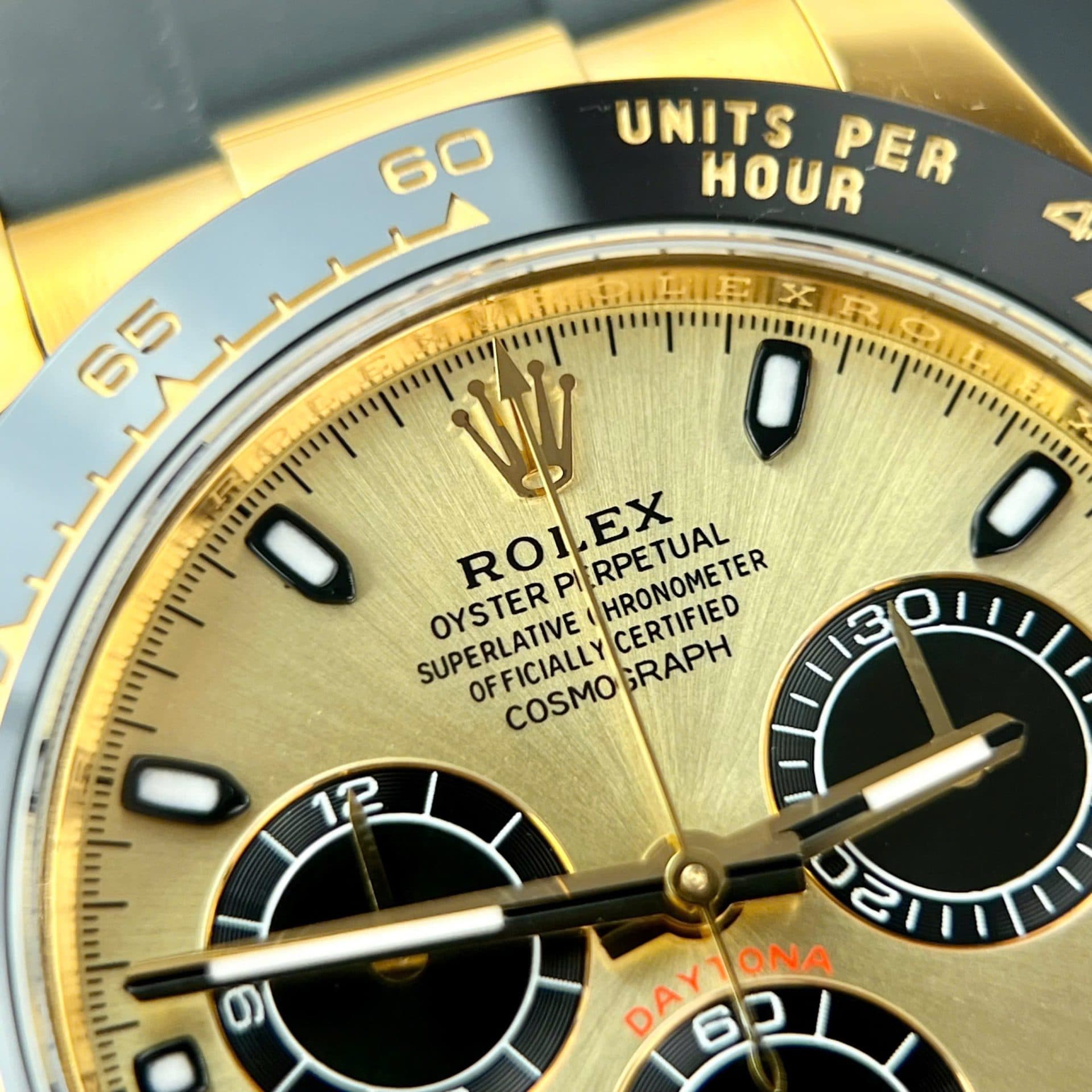 Dong-Ho-Rolex-Daytona-Che-Tac-Boc-Vang-That-Day-Cao-Su-40mm-6-1