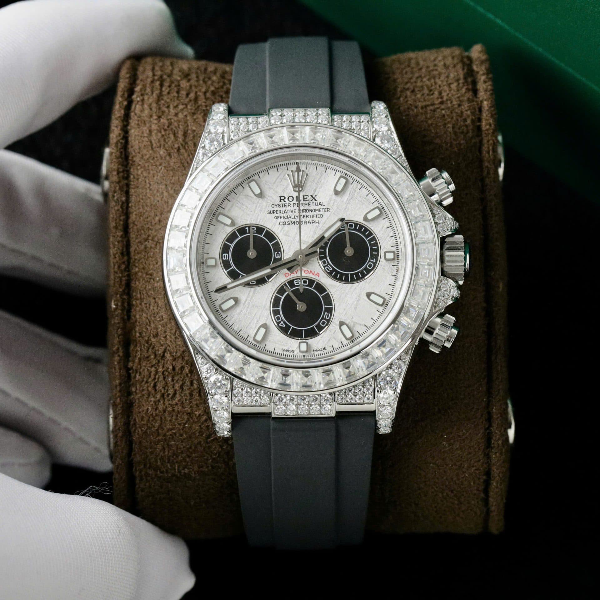 Dong-Ho-Rolex-Daytona-Che-Tac-Mat-Thien-Thach-Do-Kim-Cuong-Moissanite-Baguette-40mm-2-1